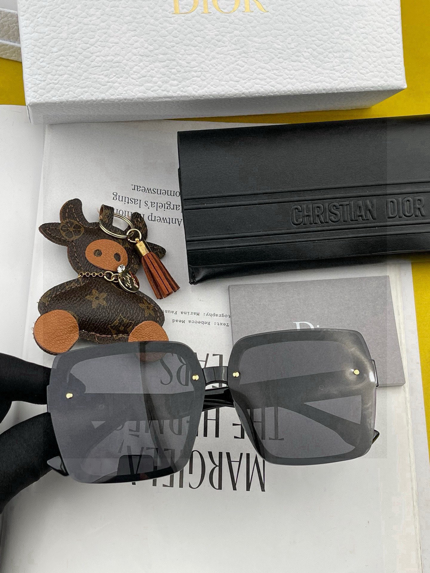 TR版本-偏光【独家大牌太阳镜无滤镜‼实拍上架 Dior官网最新发布新款太阳镜🕶，注意⚠我们是高清镜片 