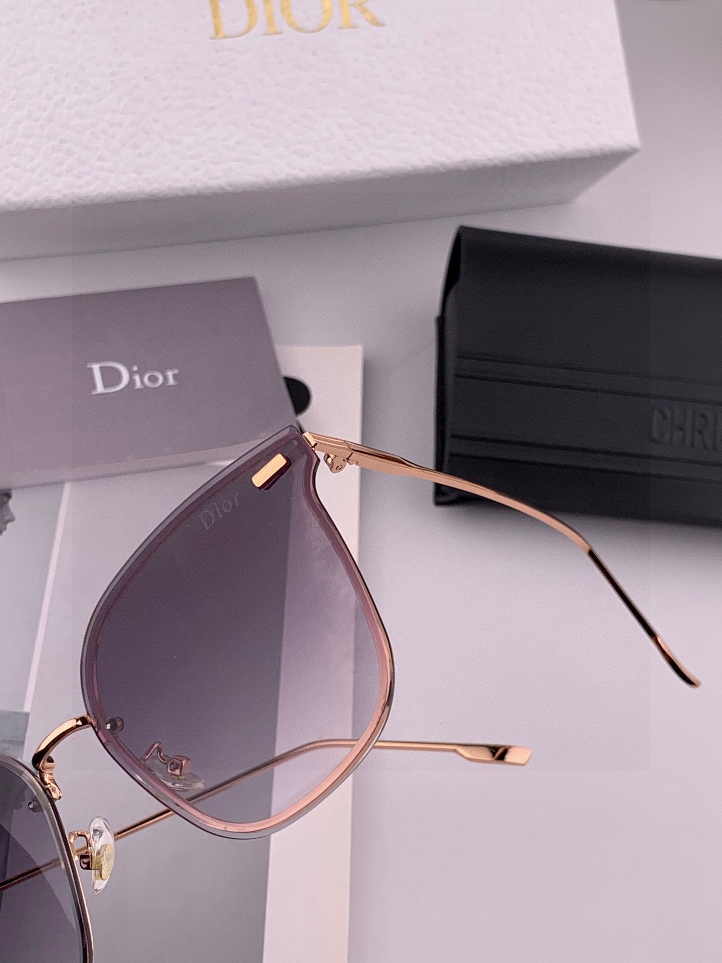 DIOR 2025新款女士方框太阳眼镜 开车墨镜 新款金属无框太阳镜 时尚大方 舒适轻盈 精致奢华 超轻