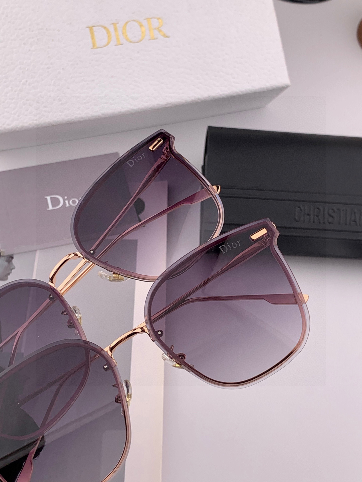 DIOR 2025新款女士方框太阳眼镜 开车墨镜 新款金属无框太阳镜 时尚大方 舒适轻盈 精致奢华 超轻