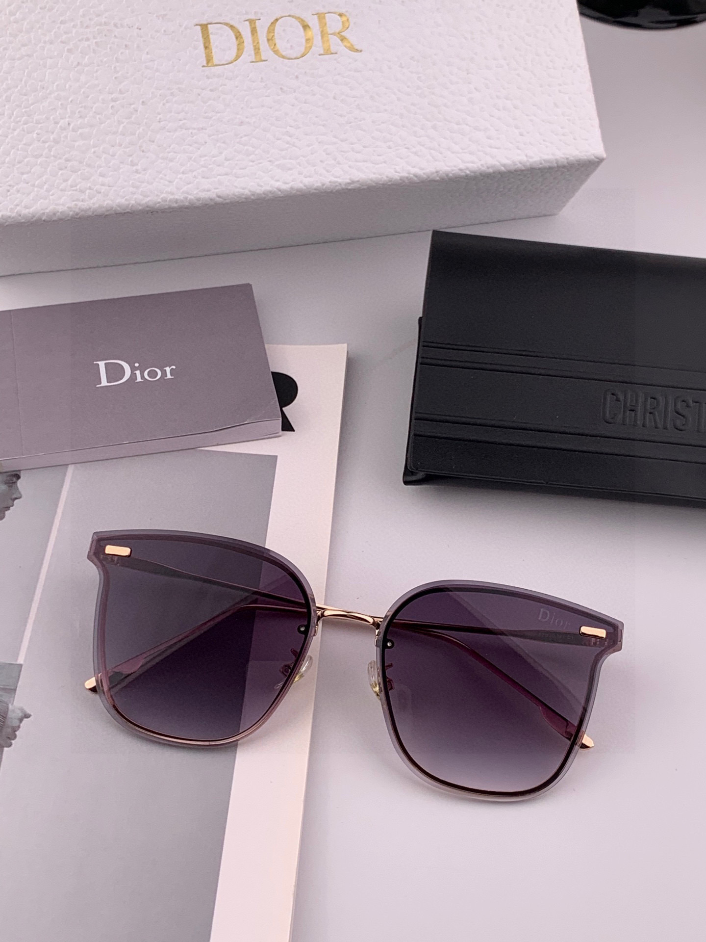 DIOR 2025新款女士方框太阳眼镜 开车墨镜 新款金属无框太阳镜 时尚大方 舒适轻盈 精致奢华 超轻