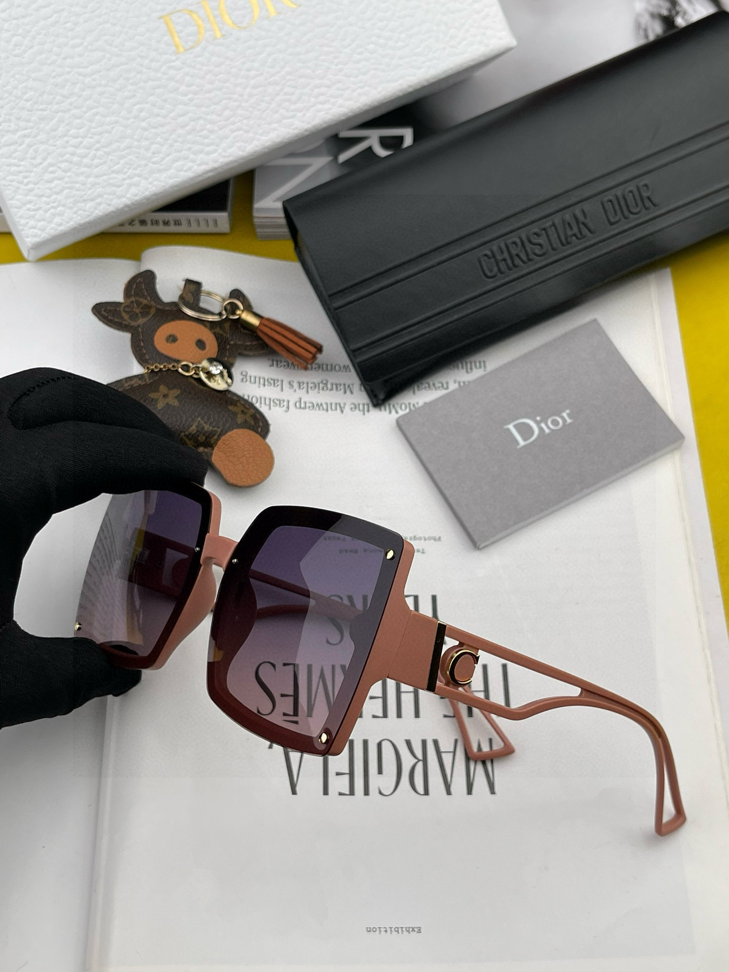 TR版本-偏光【独家大牌太阳镜无滤镜‼实拍上架 Dior官网最新发布新款太阳镜🕶，注意⚠我们是高清镜片 