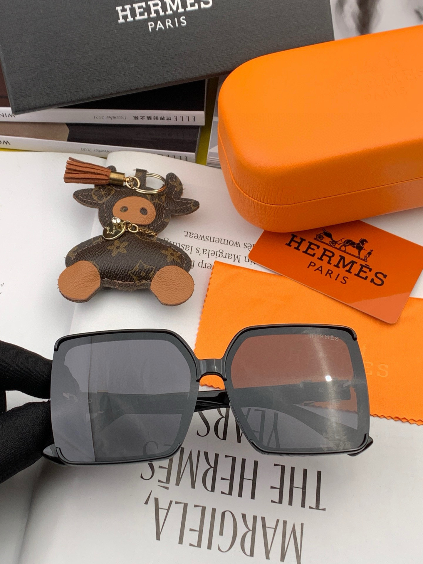 2025新款 爱马仕女士偏光太阳镜🕶️ 宝丽来高清镜片🎉高品质TR-90镜框 时尚百搭！型号：H5204