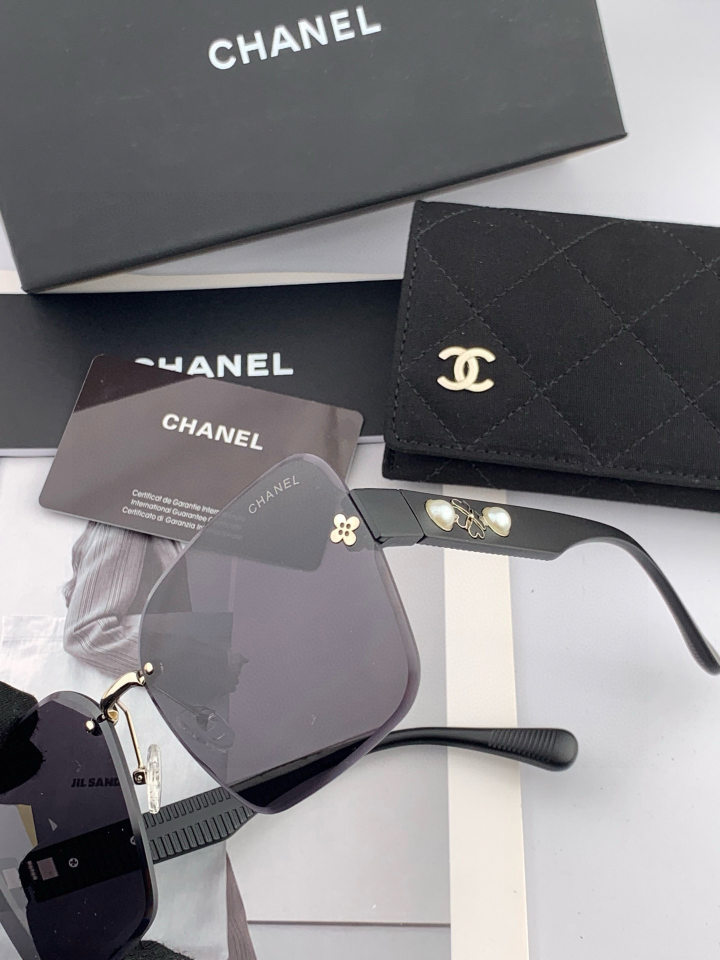 【CHANEL】香奈儿 2025新款潮流爆款 时尚方框太阳镜 佩戴舒适 网红潮款墨镜 女士高清加厚偏光太