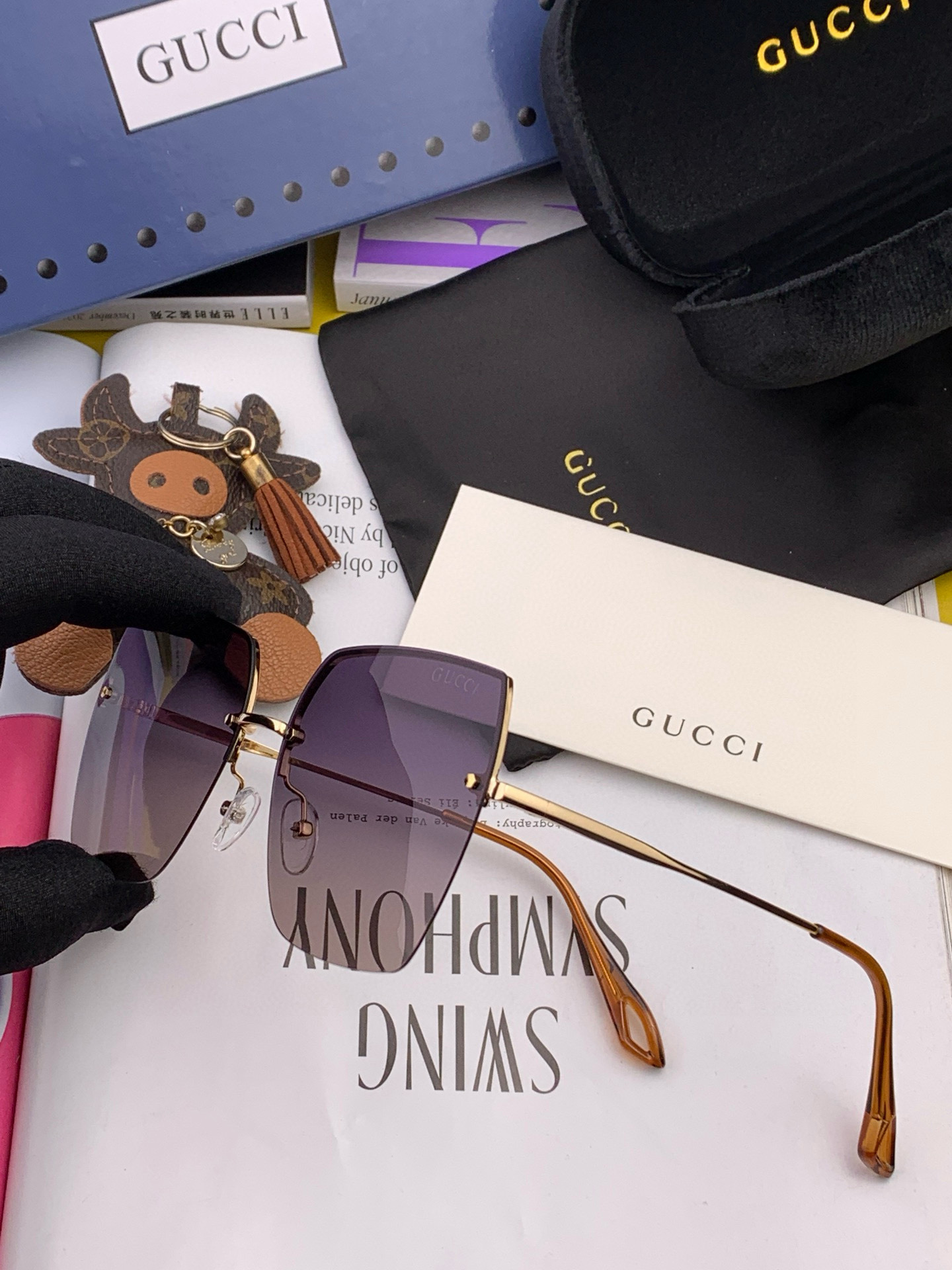 GUCCI潮流爆款 时尚大框太阳镜 佩戴舒适 网红潮款墨镜 ♥️♥️型号：CH5819