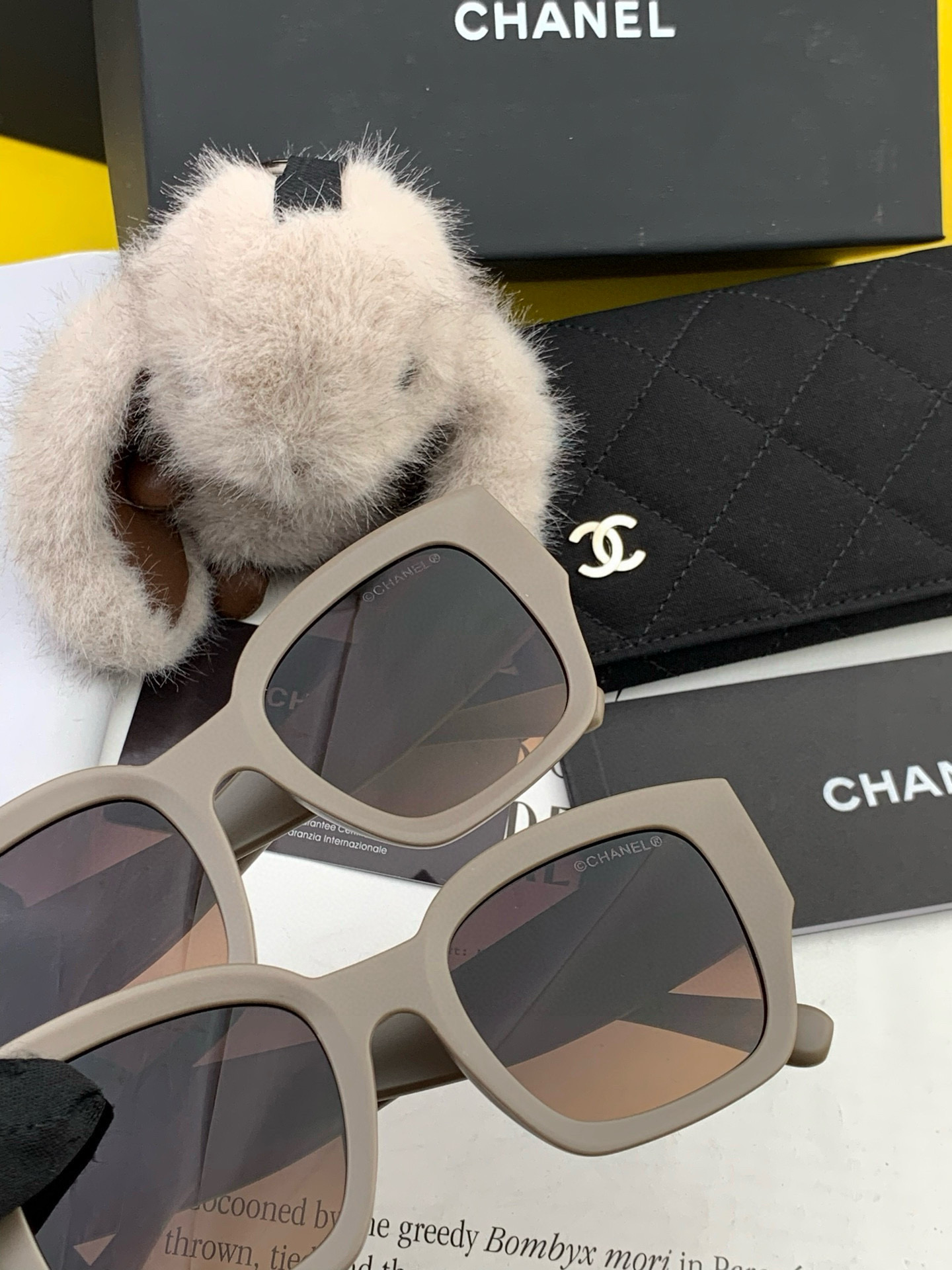 新品CHANEL 香奈儿太阳镜以独特魅力和前卫风格诠释春夏最新眼镜，质感超好佩带舒适 型号：CH4550