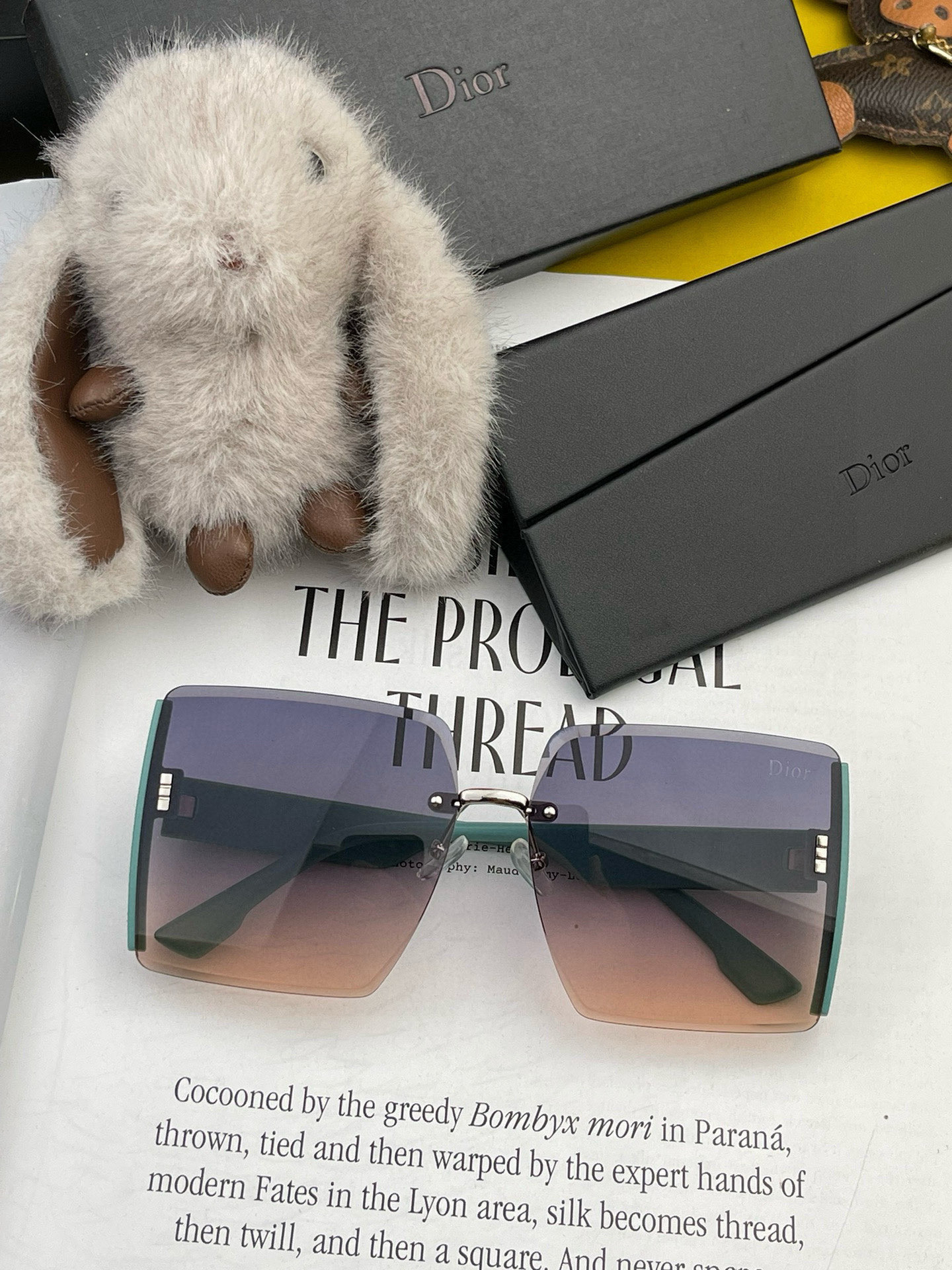 DIOR 2025新款女士方框太阳眼镜 开车墨镜 新款金属无框太阳镜 时尚大方 舒适轻盈 精致奢华 超轻