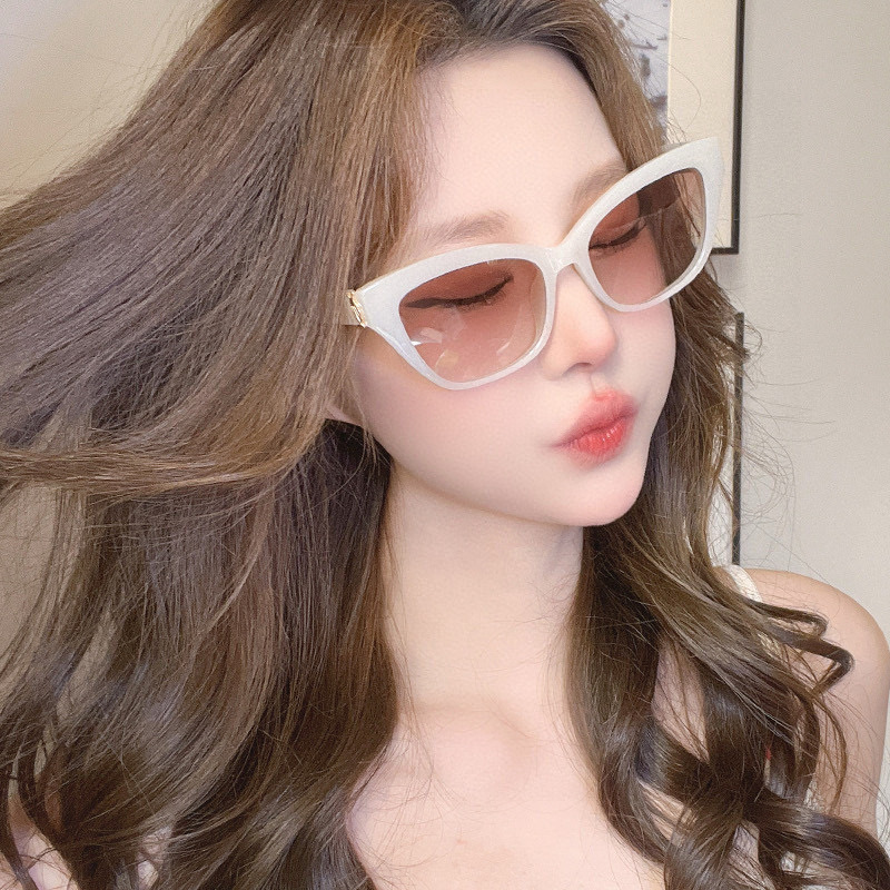 👑 【新款】🕶🔝🔝🔝🎁🎁🎁时尚百搭 超显脸小 佩戴舒适品牌:Ysl 圣罗兰 💎 材质: 加厚偏光镜片型号