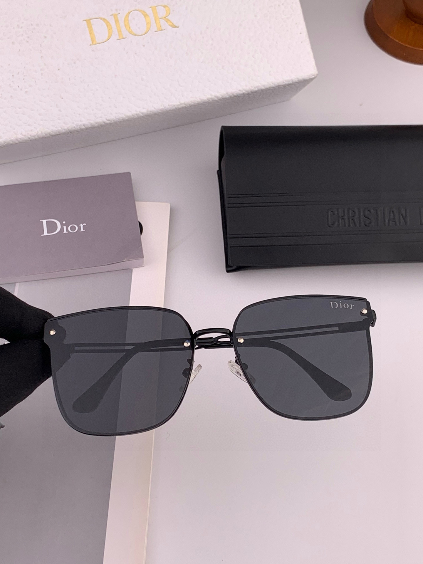 【TR偏光系列】DIOR 经典的方框设计，不挑脸型，无论搭配大衣还是连衣裙都非常显气质尼龙偏光镜片预防紫