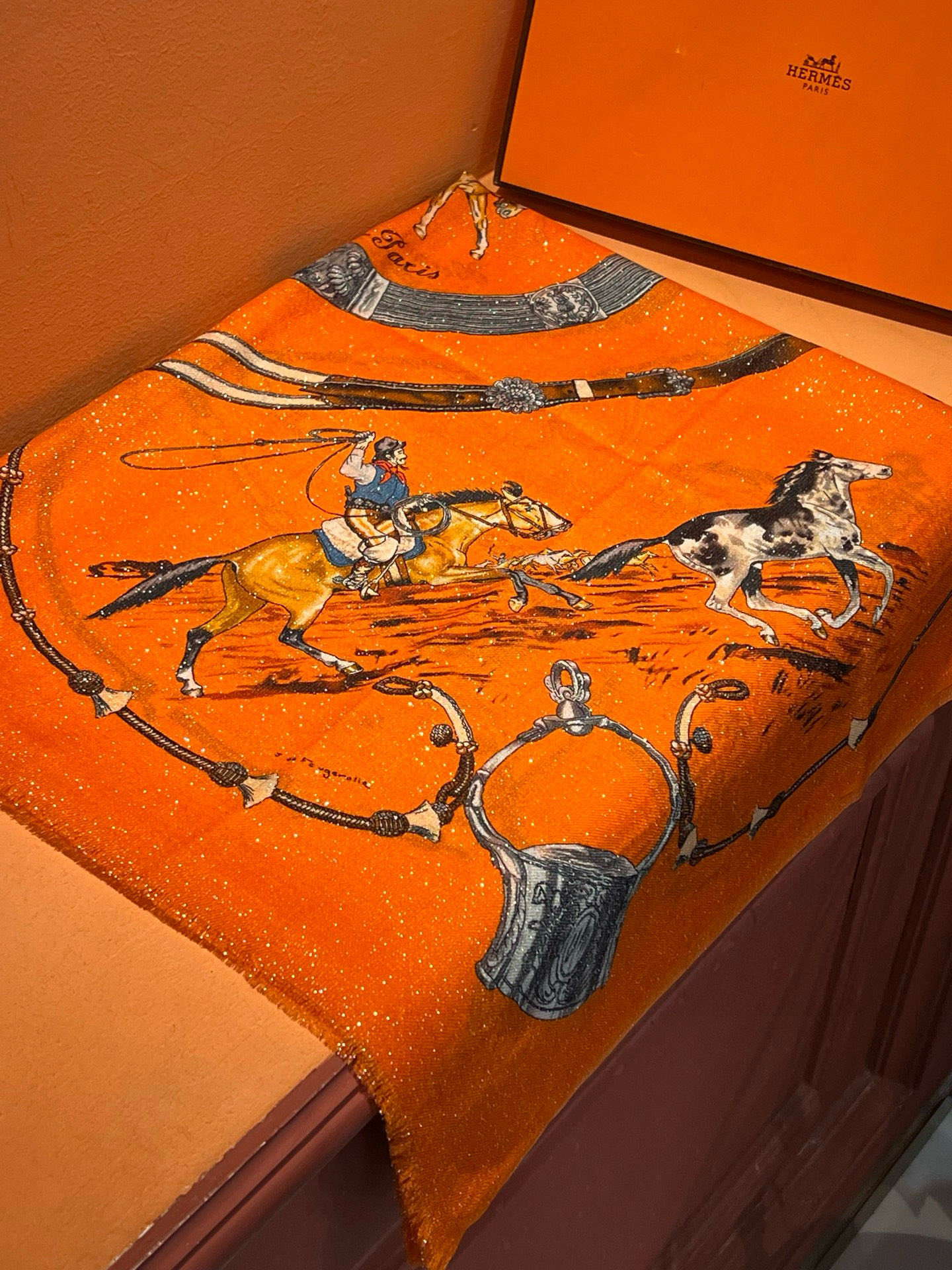 会发光发亮的围巾 新款🆕🏇🏇买了都说好看‼️推荐💕顶级工艺超值‼️爱马仕专柜爆款🎁💟立体呈现图案纹路实物