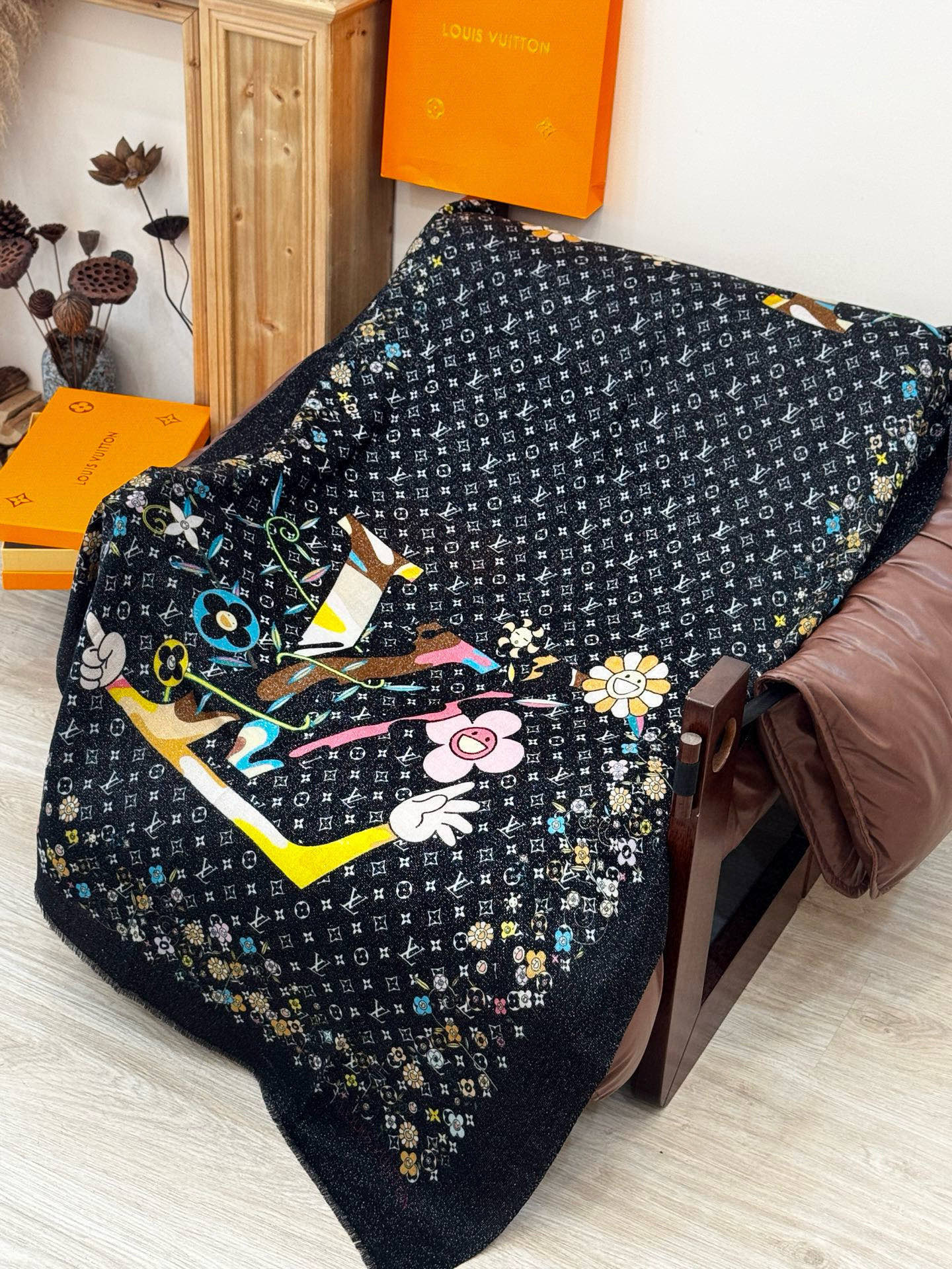 会发光发亮的围巾25年新品🌈上新 专柜同步材质 LV x TM Monogram SuPerflat F