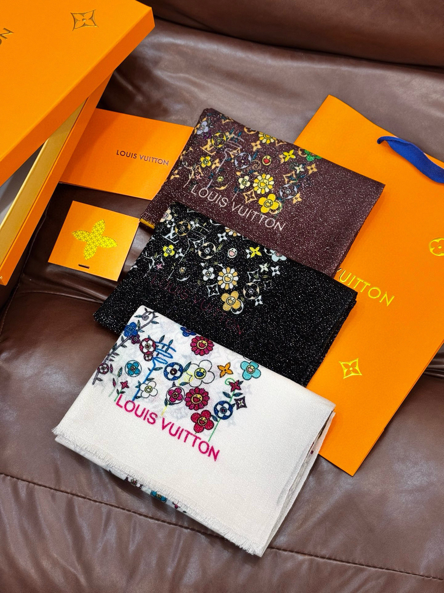 会发光发亮的围巾25年新品🌈上新 专柜同步材质 LV x TM Monogram SuPerflat F