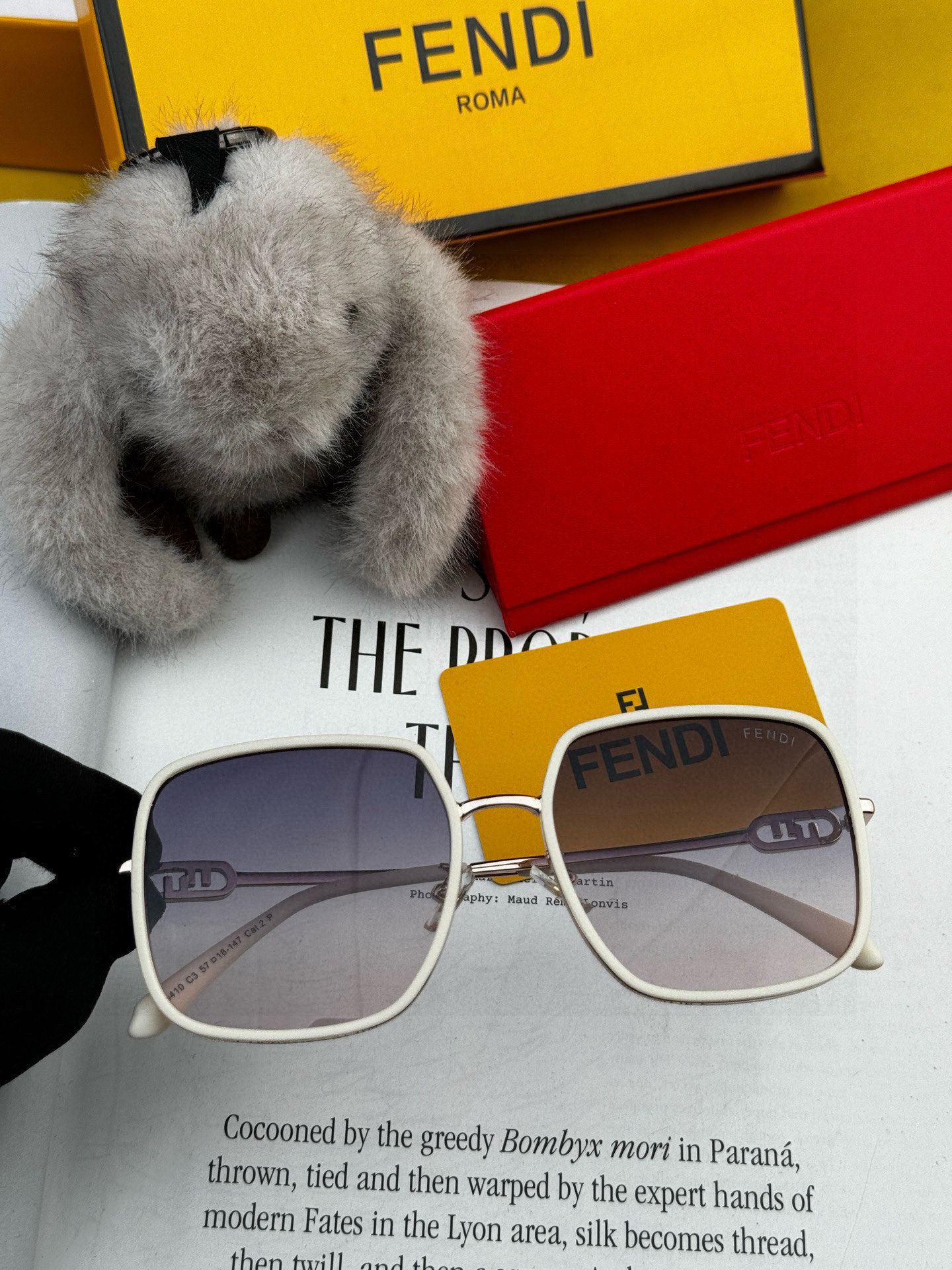 🔺 【芬迪】2025开春新款 潮流爆款 时尚方框偏光太阳镜 高品质 佩戴舒适 网红潮款墨镜 女士高清偏光