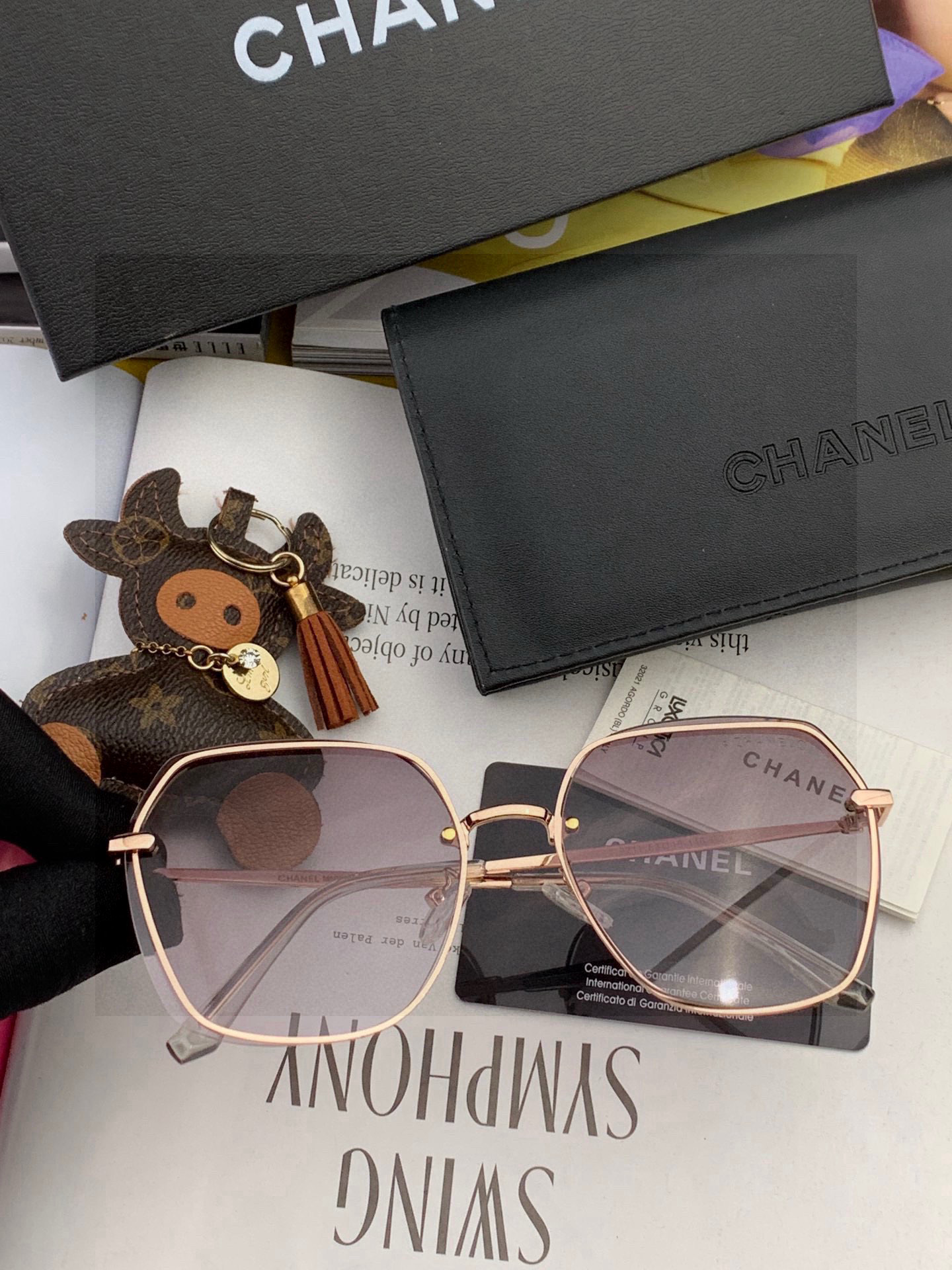 【CHANEL】香奈儿 新款尼龙偏光太眼镜，无框钻石 切边更有质感，大气女人范儿，大脸小脸都好看 ！型号