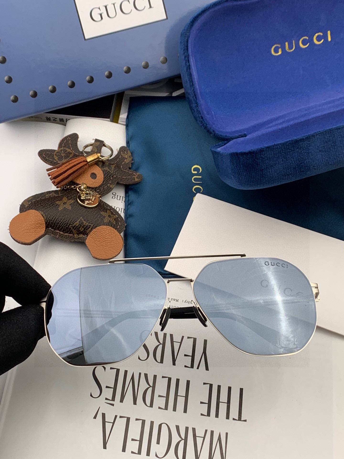 ♦️ GUCCI 2025新款男女情侣款太阳镜多边形墨镜iP电镀永不褪色 超轻超有弹性整幅眼镜无螺丝重要