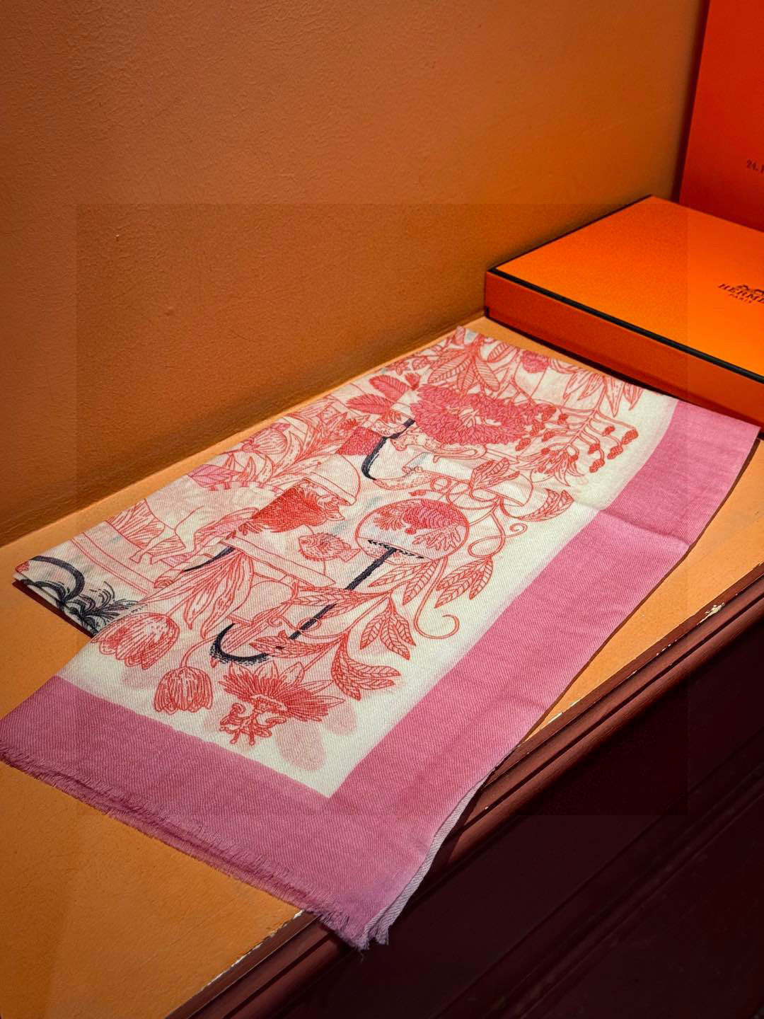 专柜同步 Hermes家买了都说好看【珍奇乐园羊绒长巾】‼️推荐💕顶级工艺超值‼️爱马仕专柜爆款🎁🎁羊绒