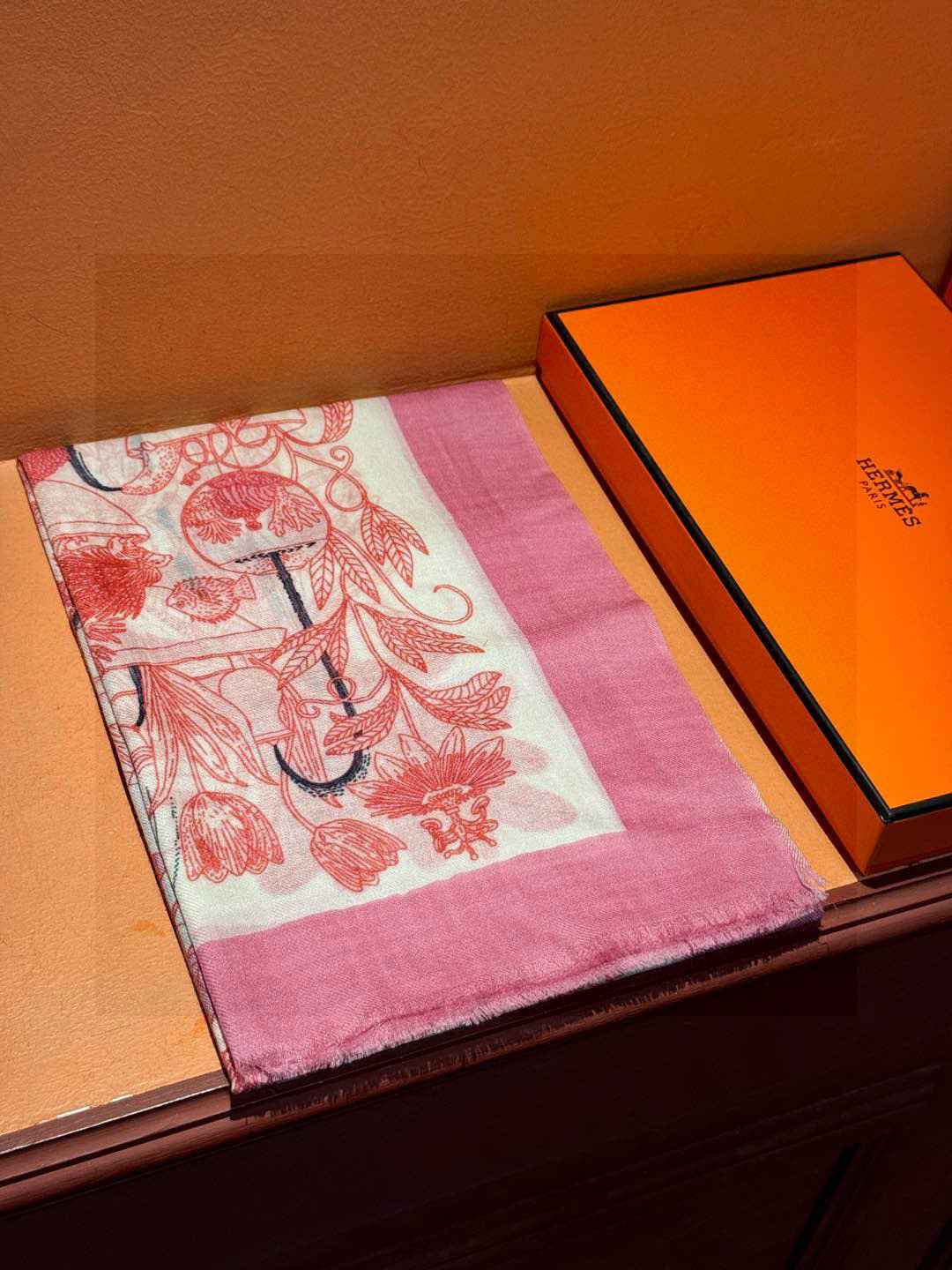 专柜同步 Hermes家买了都说好看【珍奇乐园羊绒长巾】‼️推荐💕顶级工艺超值‼️爱马仕专柜爆款🎁🎁羊绒