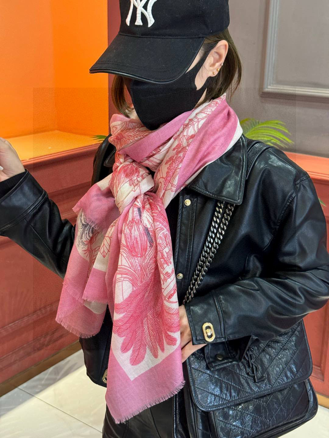 专柜同步 Hermes家买了都说好看【珍奇乐园羊绒长巾】‼️推荐💕顶级工艺超值‼️爱马仕专柜爆款🎁🎁羊绒