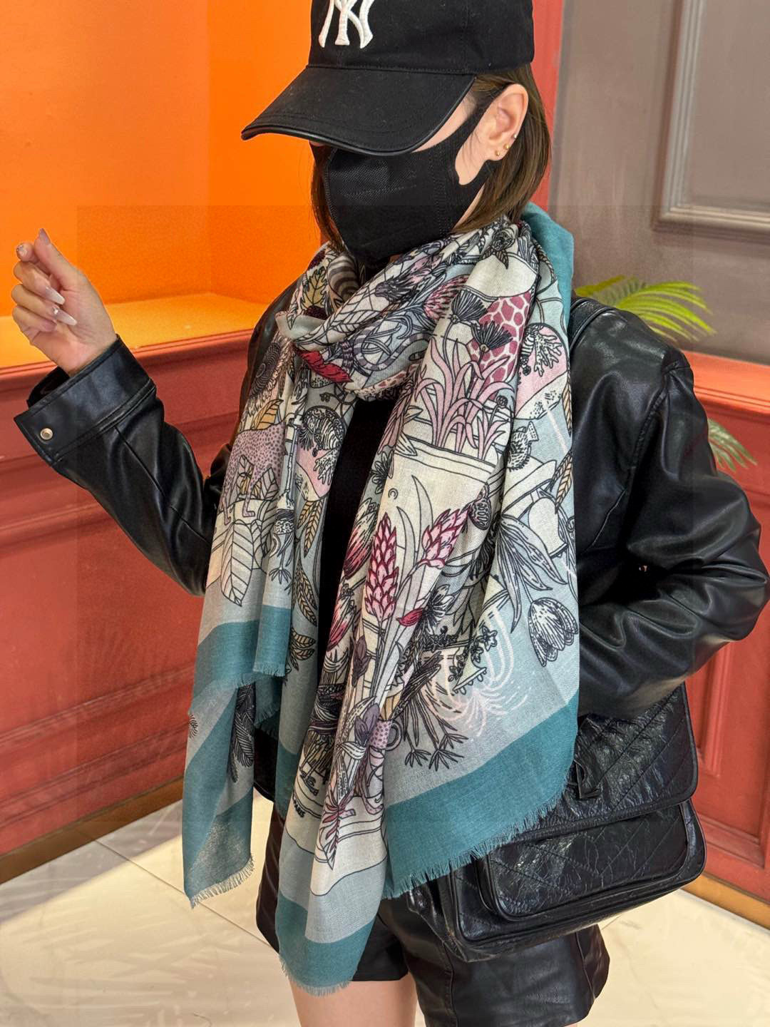 专柜同步 Hermes家买了都说好看【珍奇乐园羊绒长巾】‼️推荐💕顶级工艺超值‼️爱马仕专柜爆款🎁🎁羊绒