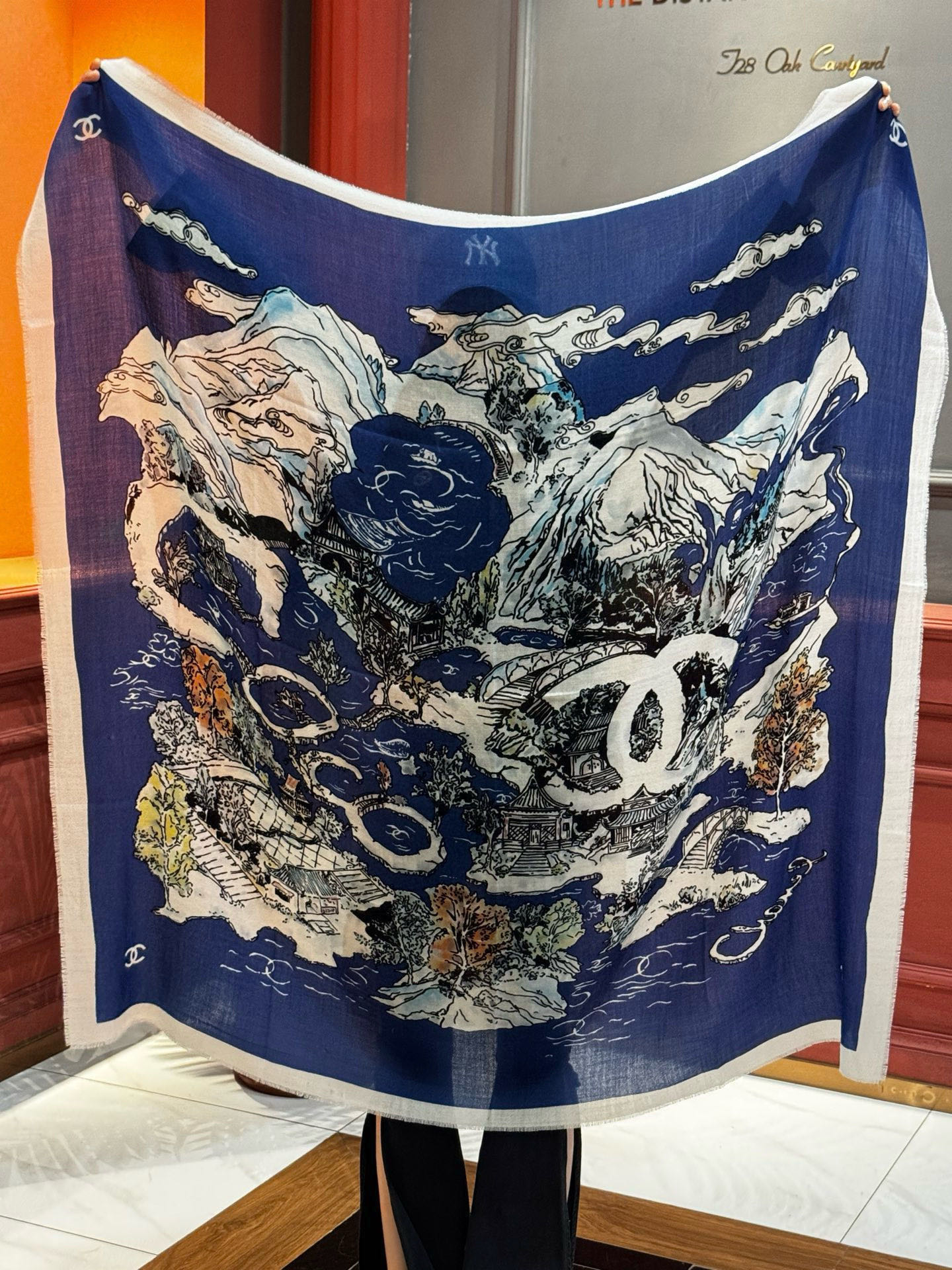 𝑪𝒉𝒂𝒏𝒆𝒍 • 25𝑪四季披肩！Size：140x140cm 100%羊绒轻盈柔软，亲肤舒适，四季皆宜