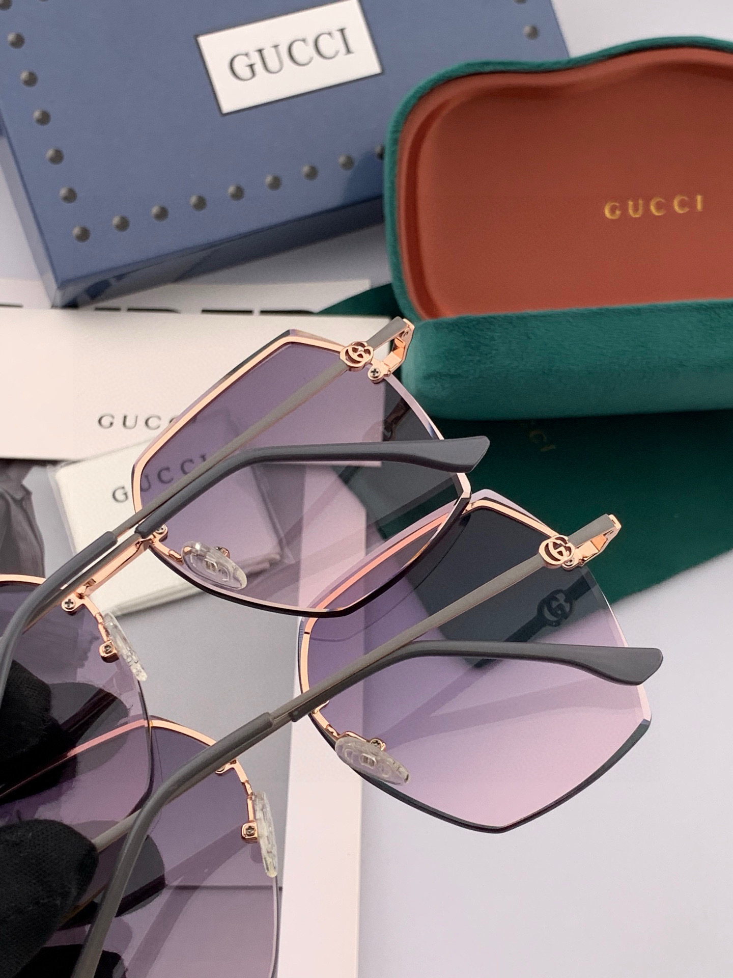 【GUCCI】 新款尼龙太眼镜，无框钻石 切边更有质感，大气女人范儿，大脸小脸都好看 ！型号：G1240