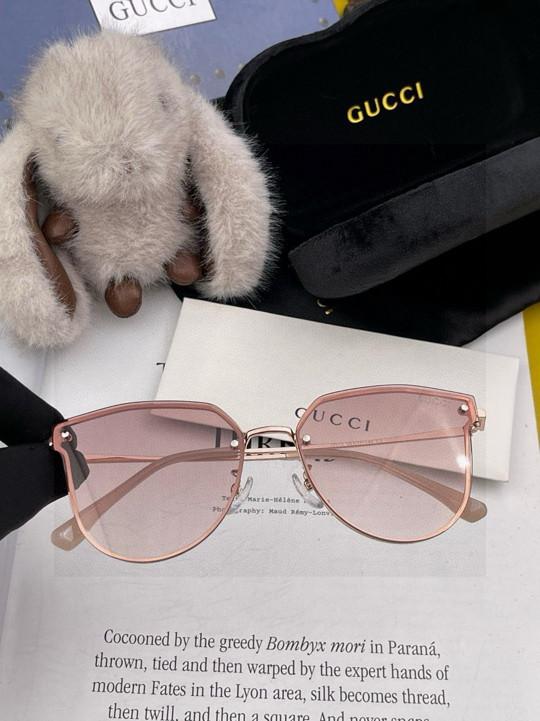 GUCCI 2025开春新款 最新款无框太阳镜 各路网红纷纷带起气场满分‼️ 俏皮甜美.上脸效果更佳.金