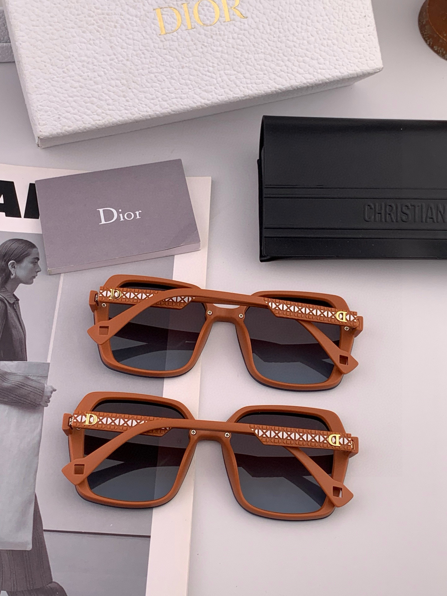 【DIOR-迪奥】开春新款 潮流爆款 时尚方框偏光太阳镜 高品质 佩戴舒适 网红潮款墨镜 型号：CD69