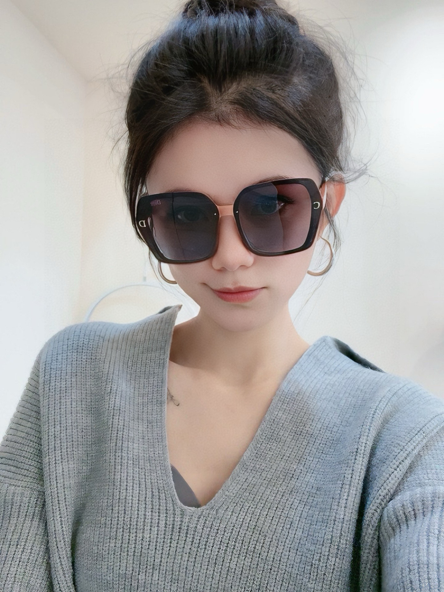 【DIOR-迪奥】开春新款 潮流爆款 时尚方框偏光太阳镜 高品质 佩戴舒适 网红潮款墨镜 型号：CD69