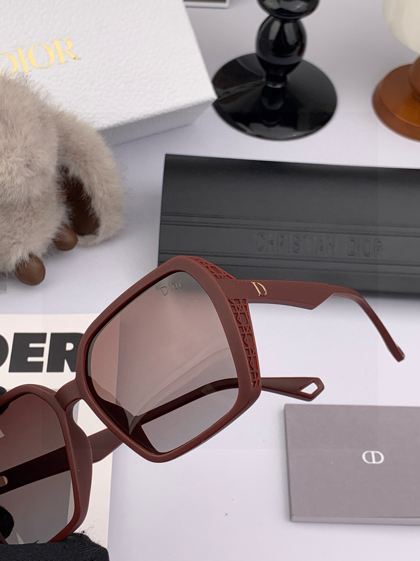 🔺 【DIOR-迪奥】2025开春新款 潮流爆款 时尚方框偏光太阳镜 高品质 佩戴舒适 网红潮款墨镜 型