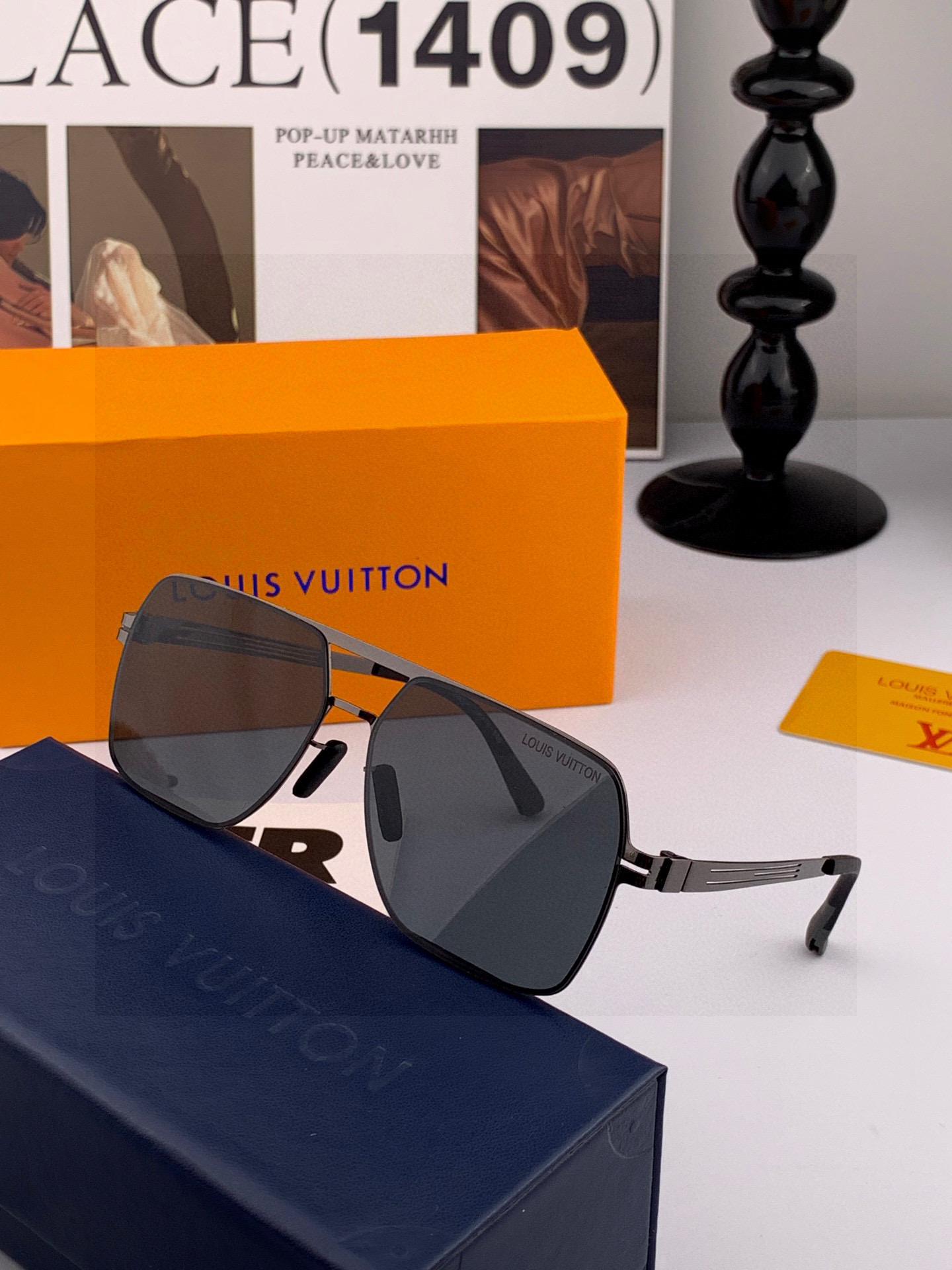 ♦️LV 2025新款男女情侣款太阳镜多边形墨镜iP电镀永不褪色 超轻超有弹性整幅眼镜无螺丝重要的是压不