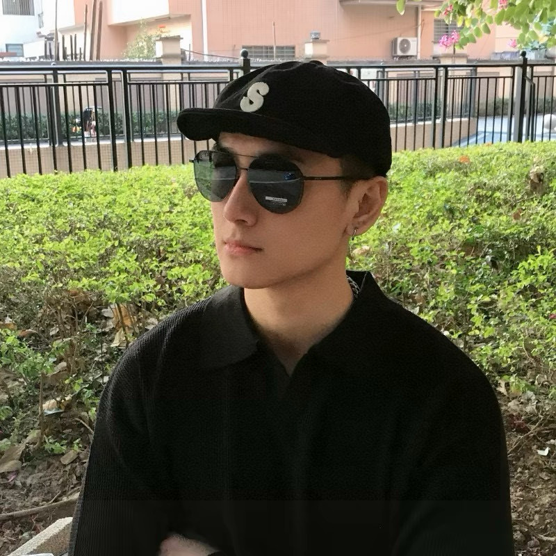 LV 男款炫彩飞行员偏光太阳镜 ❤️材质：高清尼龙加厚卡槽高清偏光镜片 🌹无边框镜架💕颜👍型号：L089