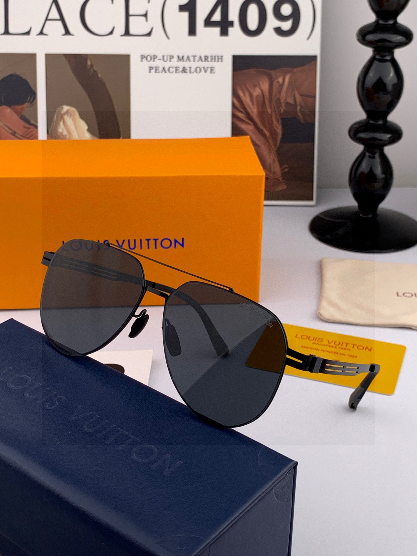 ♦️LV 2025新款男女情侣款太阳镜多边形墨镜iP电镀永不褪色 超轻超有弹性整幅眼镜无螺丝重要的是压不