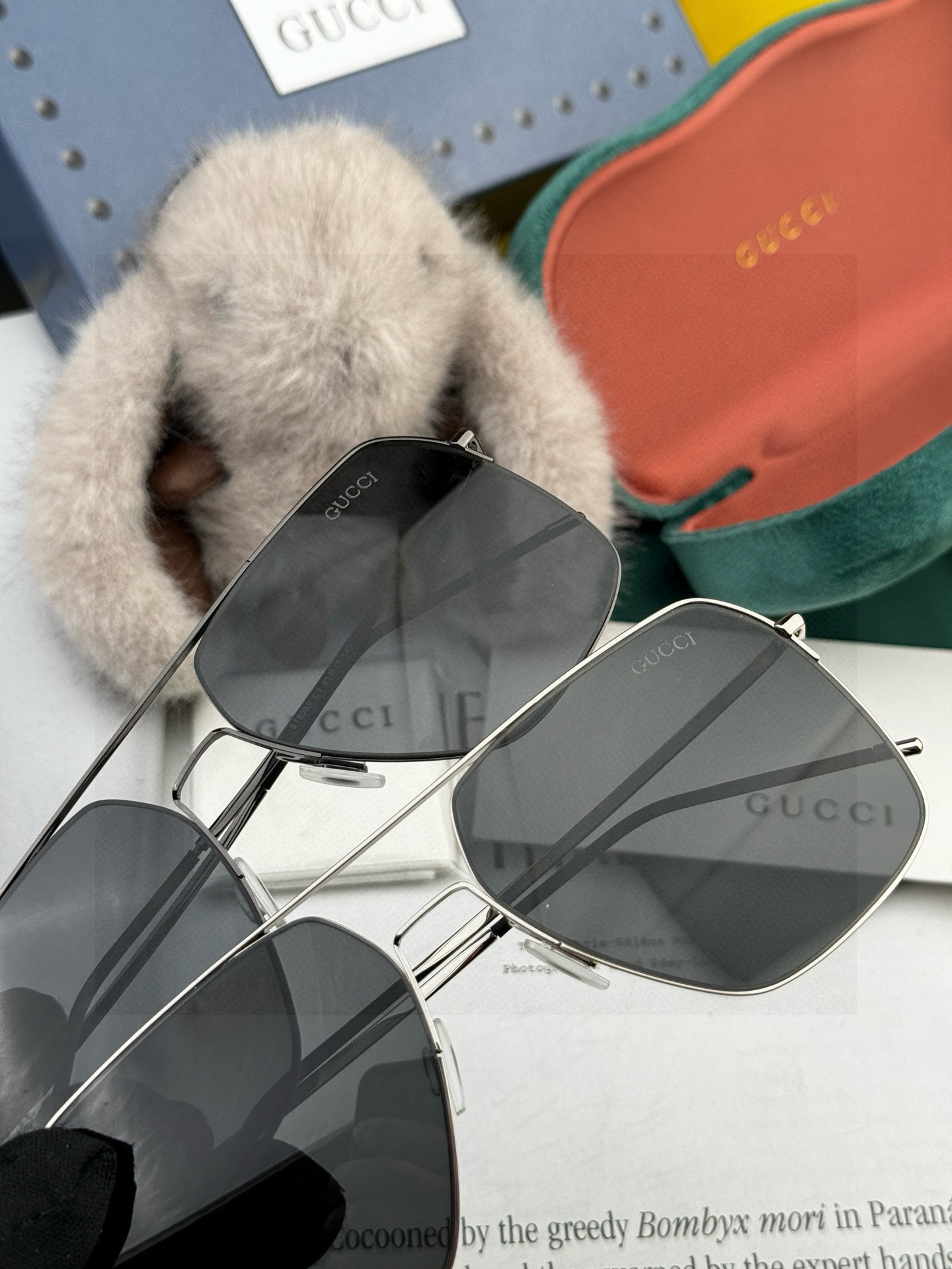 GUCCI 男款炫彩飞行员偏光太阳镜 ❤️材质：高清尼龙加厚卡槽高清偏光镜片 🌹无边框镜架💕颜👍型号：G