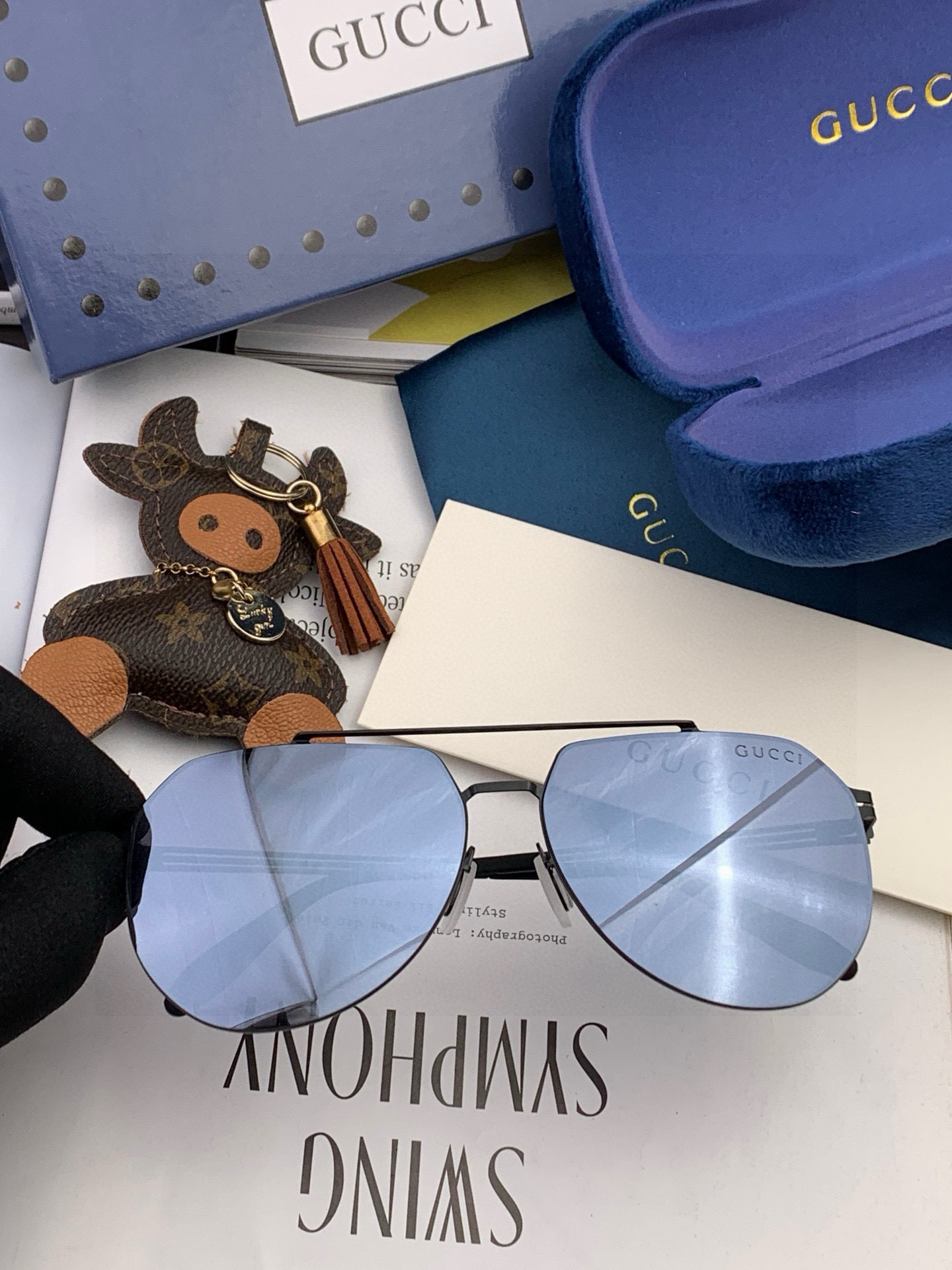 ♦️ GUCCI 2025新款男女情侣款太阳镜iP电镀永不褪色 超轻超有弹性整幅眼镜无螺丝重要的是压不坏