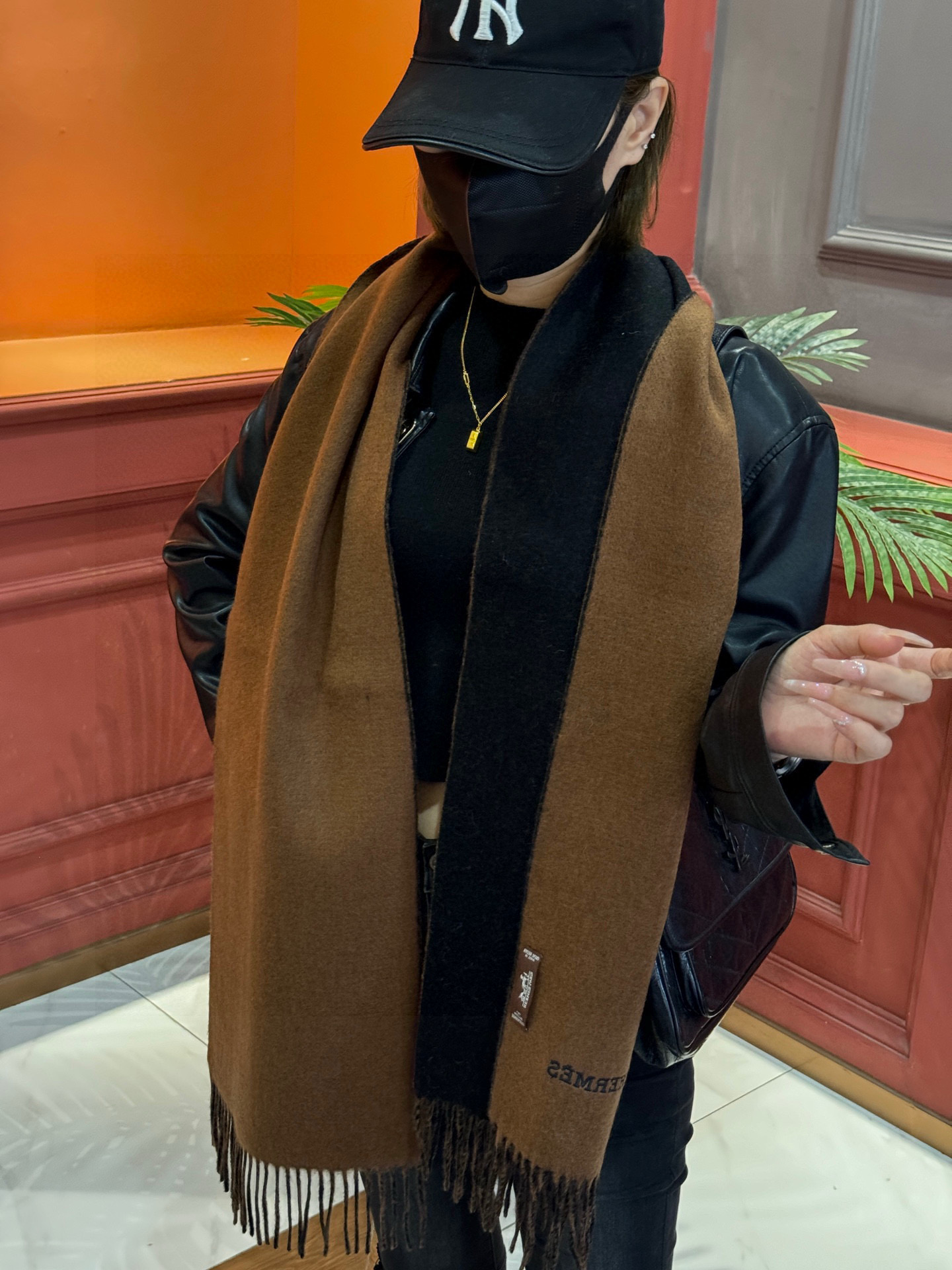 ✨✨太美了😍 爱马仕 情侣款 美到要尖叫😱专柜最新款🎊英伦欧美范儿 又是一款即时尚又实用的大围巾&长巾，