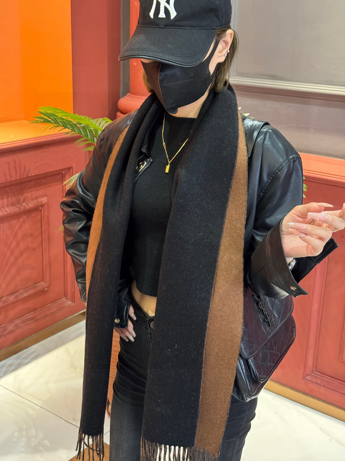 ✨✨太美了😍 爱马仕 情侣款 美到要尖叫😱专柜最新款🎊英伦欧美范儿 又是一款即时尚又实用的大围巾&长巾，