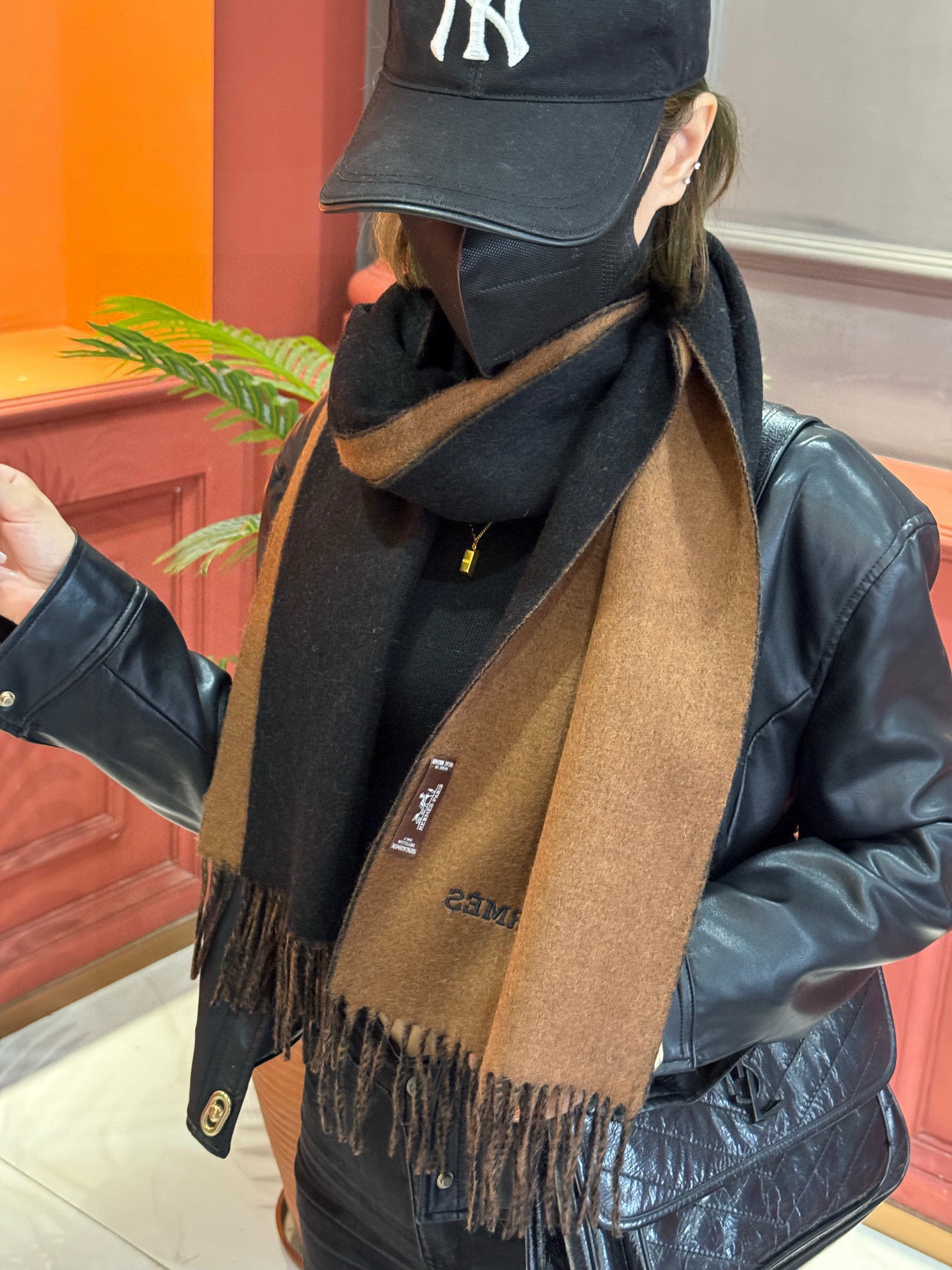 ✨✨太美了😍 爱马仕 情侣款 美到要尖叫😱专柜最新款🎊英伦欧美范儿 又是一款即时尚又实用的大围巾&长巾，