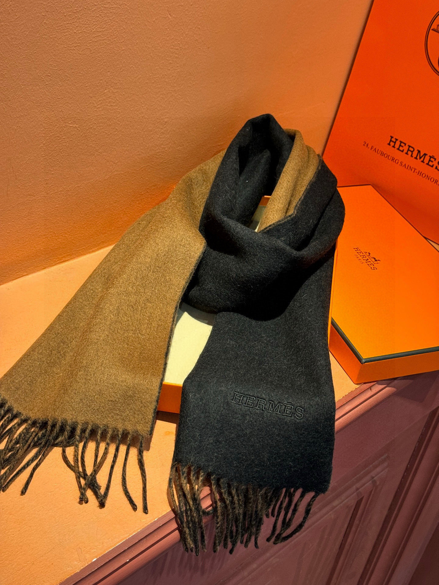 ✨✨太美了😍 爱马仕 情侣款 美到要尖叫😱专柜最新款🎊英伦欧美范儿 又是一款即时尚又实用的大围巾&长巾，