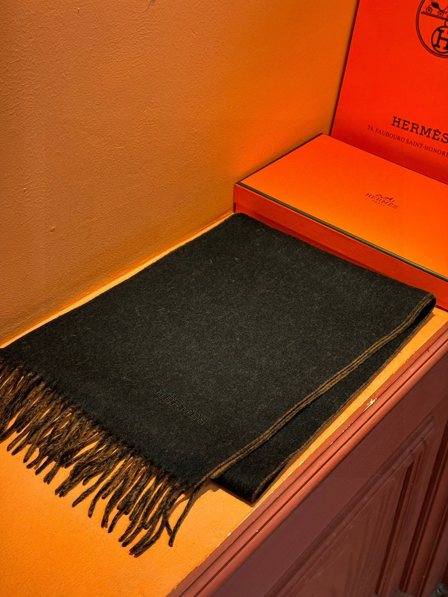 ✨✨太美了😍 爱马仕 情侣款 美到要尖叫😱专柜最新款🎊英伦欧美范儿 又是一款即时尚又实用的大围巾&长巾，