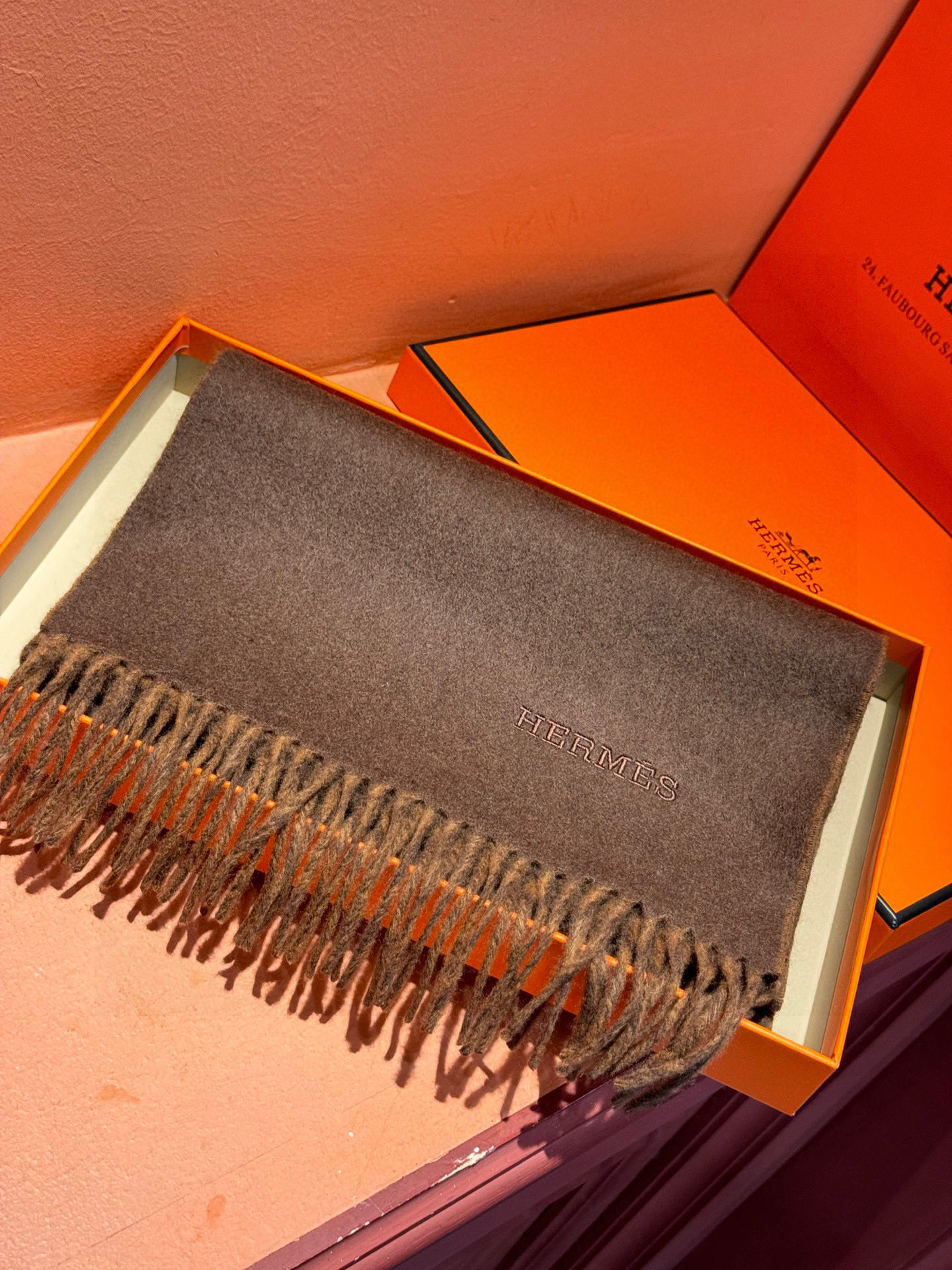 ✨✨太美了😍 爱马仕 情侣款 美到要尖叫😱专柜最新款🎊英伦欧美范儿 又是一款即时尚又实用的大围巾&长巾，