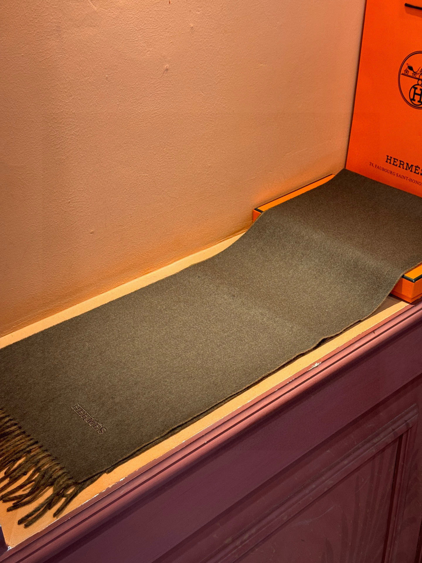 ✨✨太美了😍 爱马仕 情侣款 美到要尖叫😱专柜最新款🎊英伦欧美范儿 又是一款即时尚又实用的大围巾&长巾，