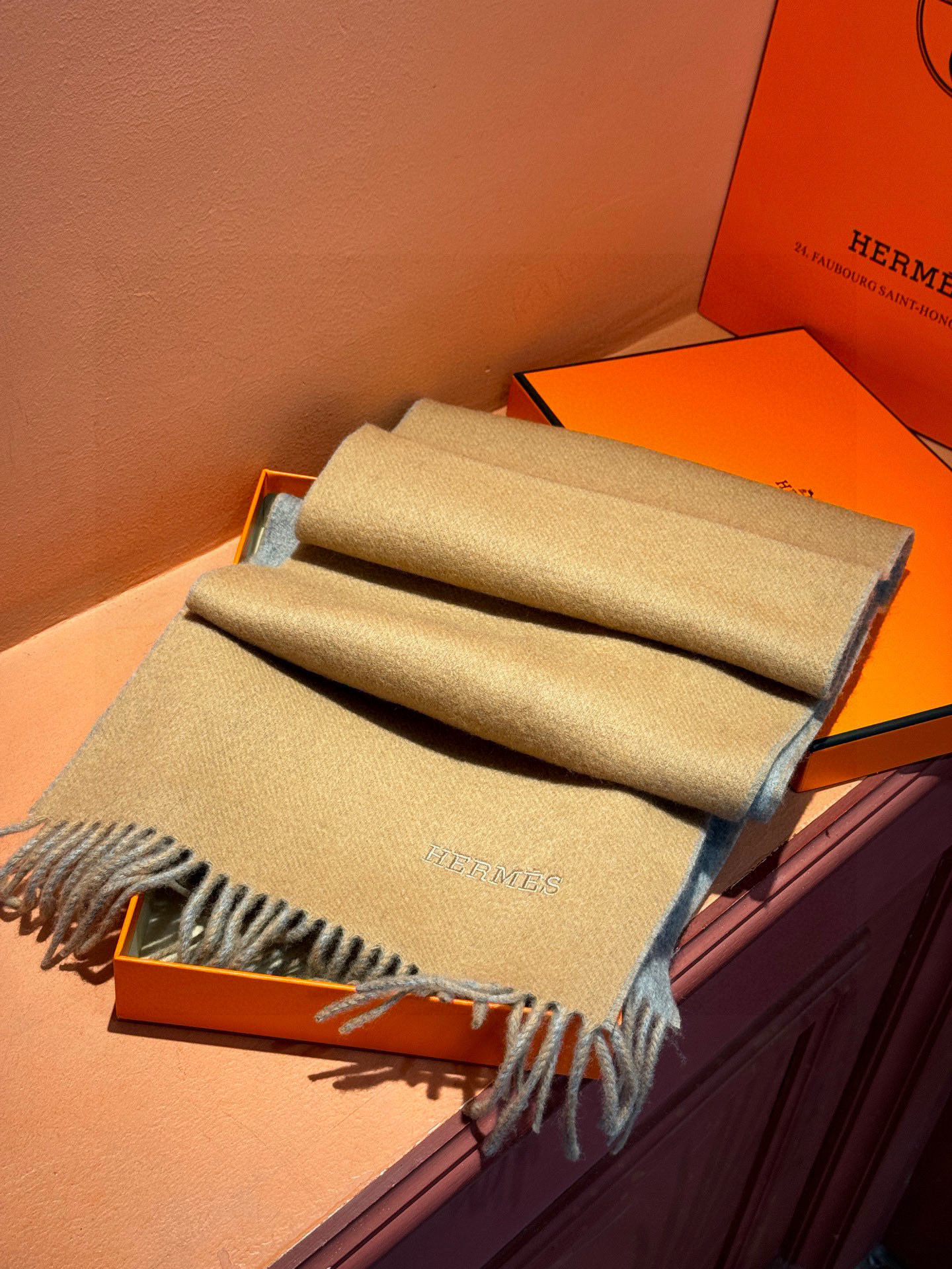 ✨✨太美了😍 爱马仕 情侣款 美到要尖叫😱专柜最新款🎊英伦欧美范儿 又是一款即时尚又实用的大围巾&长巾，