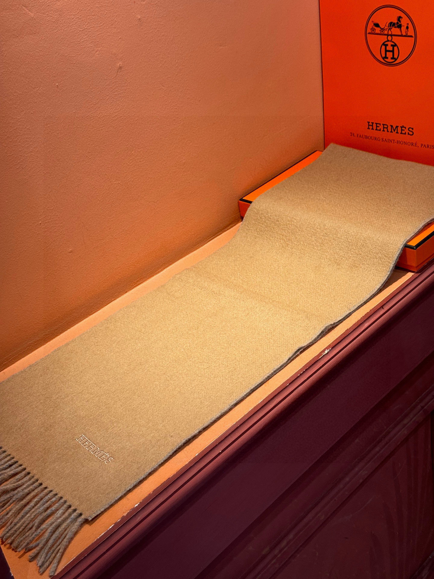 ✨✨太美了😍 爱马仕 情侣款 美到要尖叫😱专柜最新款🎊英伦欧美范儿 又是一款即时尚又实用的大围巾&长巾，