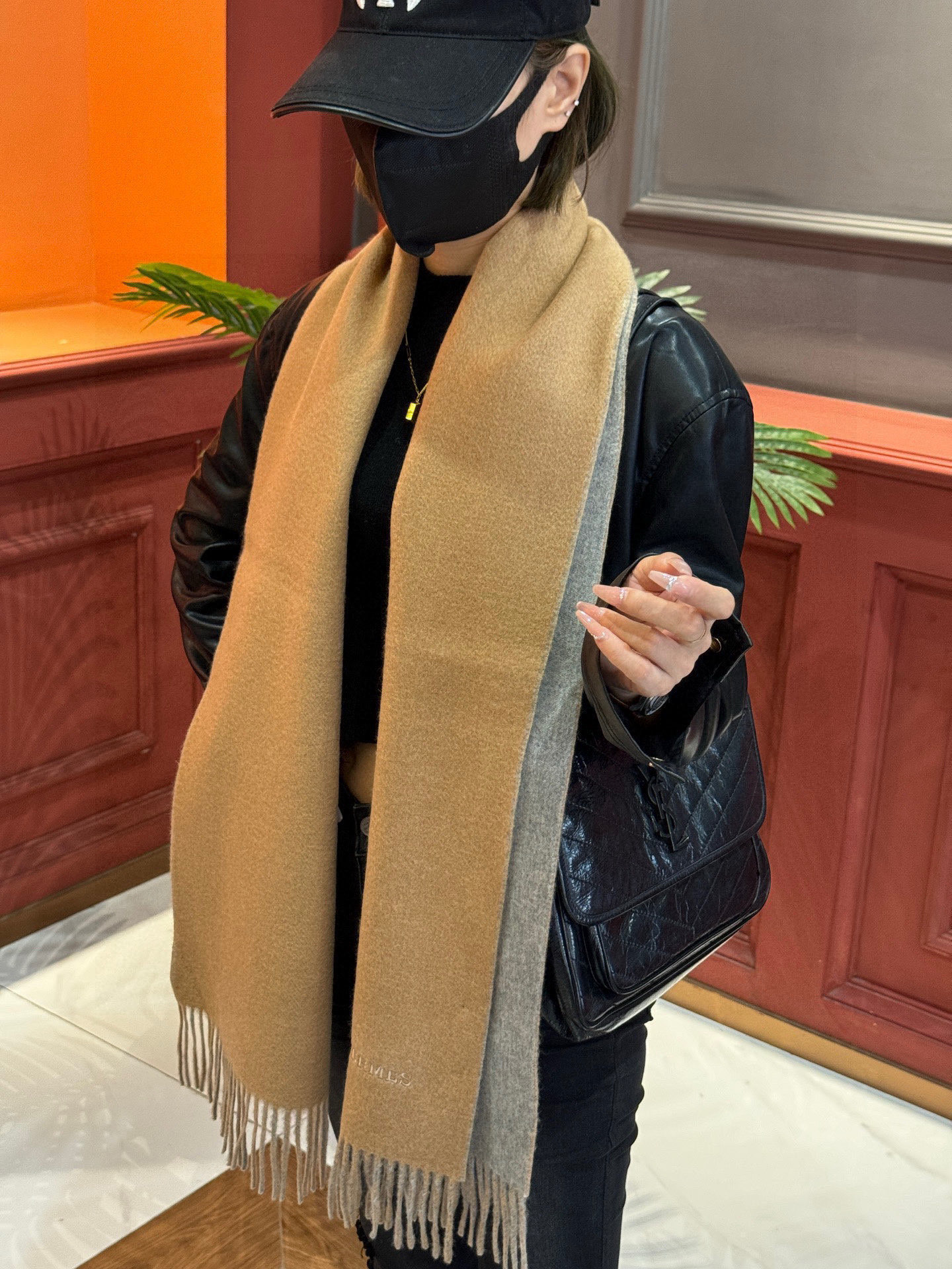 ✨✨太美了😍 爱马仕 情侣款 美到要尖叫😱专柜最新款🎊英伦欧美范儿 又是一款即时尚又实用的大围巾&长巾，