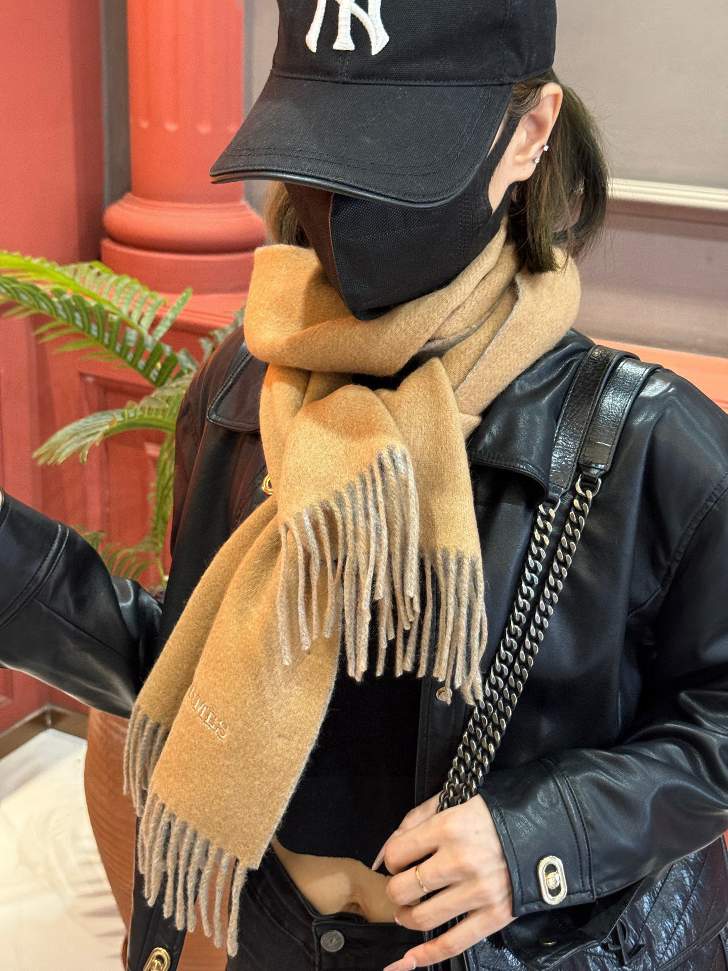 ✨✨太美了😍 爱马仕 情侣款 美到要尖叫😱专柜最新款🎊英伦欧美范儿 又是一款即时尚又实用的大围巾&长巾，