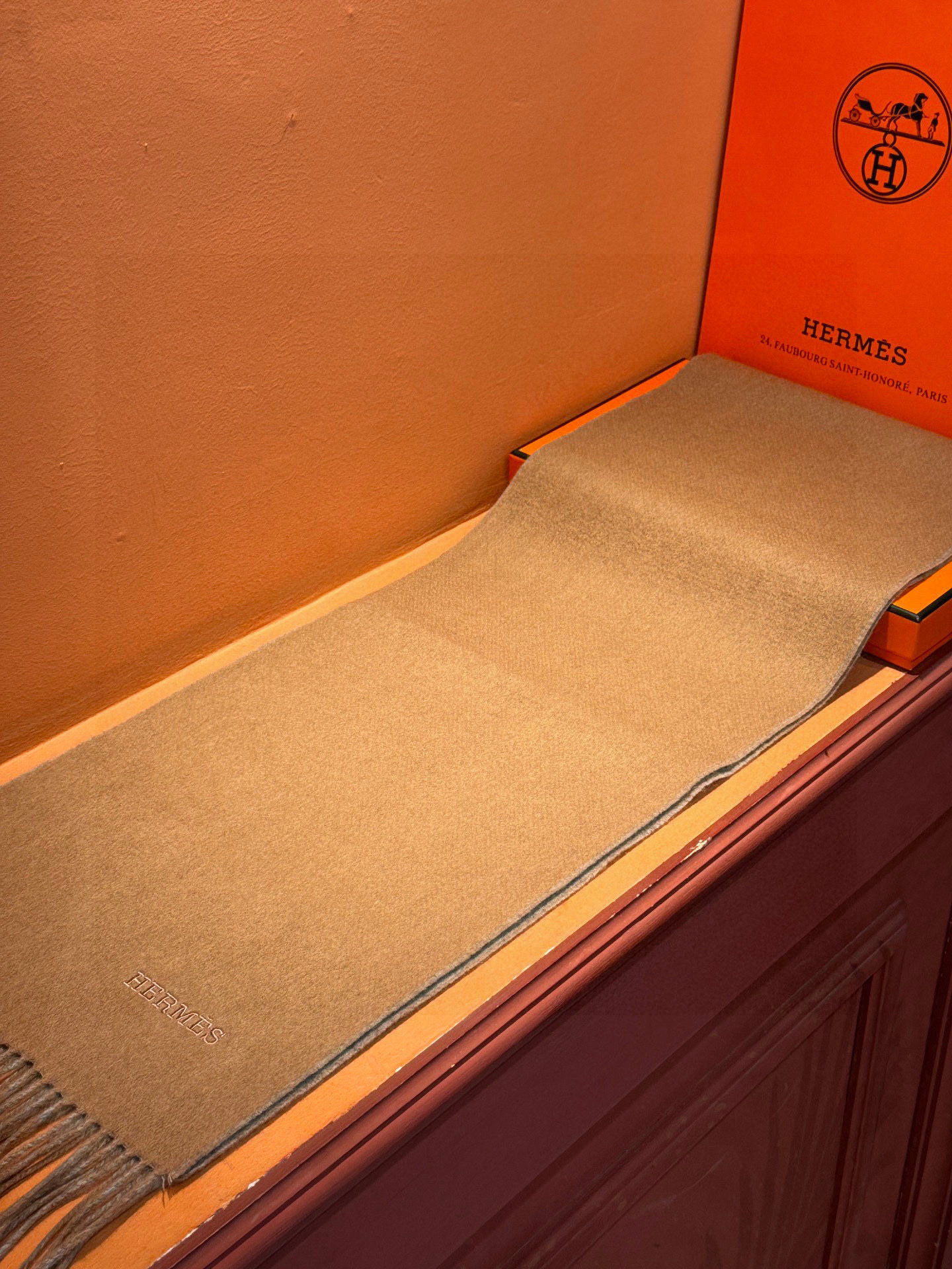 ✨✨太美了😍 爱马仕 情侣款 美到要尖叫😱专柜最新款🎊英伦欧美范儿 又是一款即时尚又实用的大围巾&长巾，