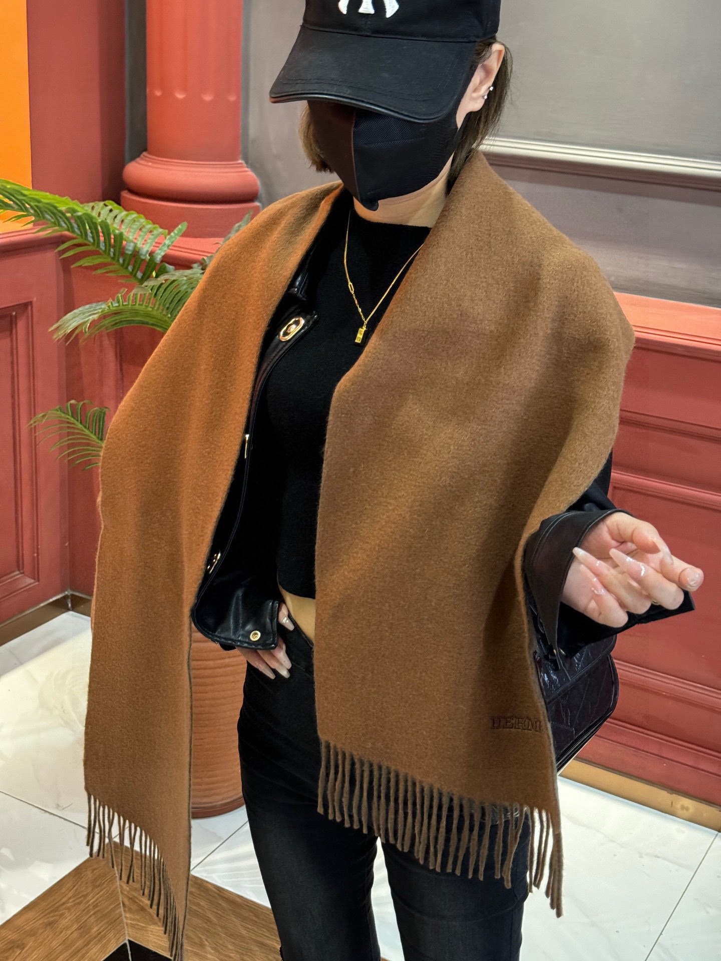 ✨✨太美了😍 爱马仕 情侣款 美到要尖叫😱专柜最新款🎊英伦欧美范儿 又是一款即时尚又实用的大围巾&长巾，