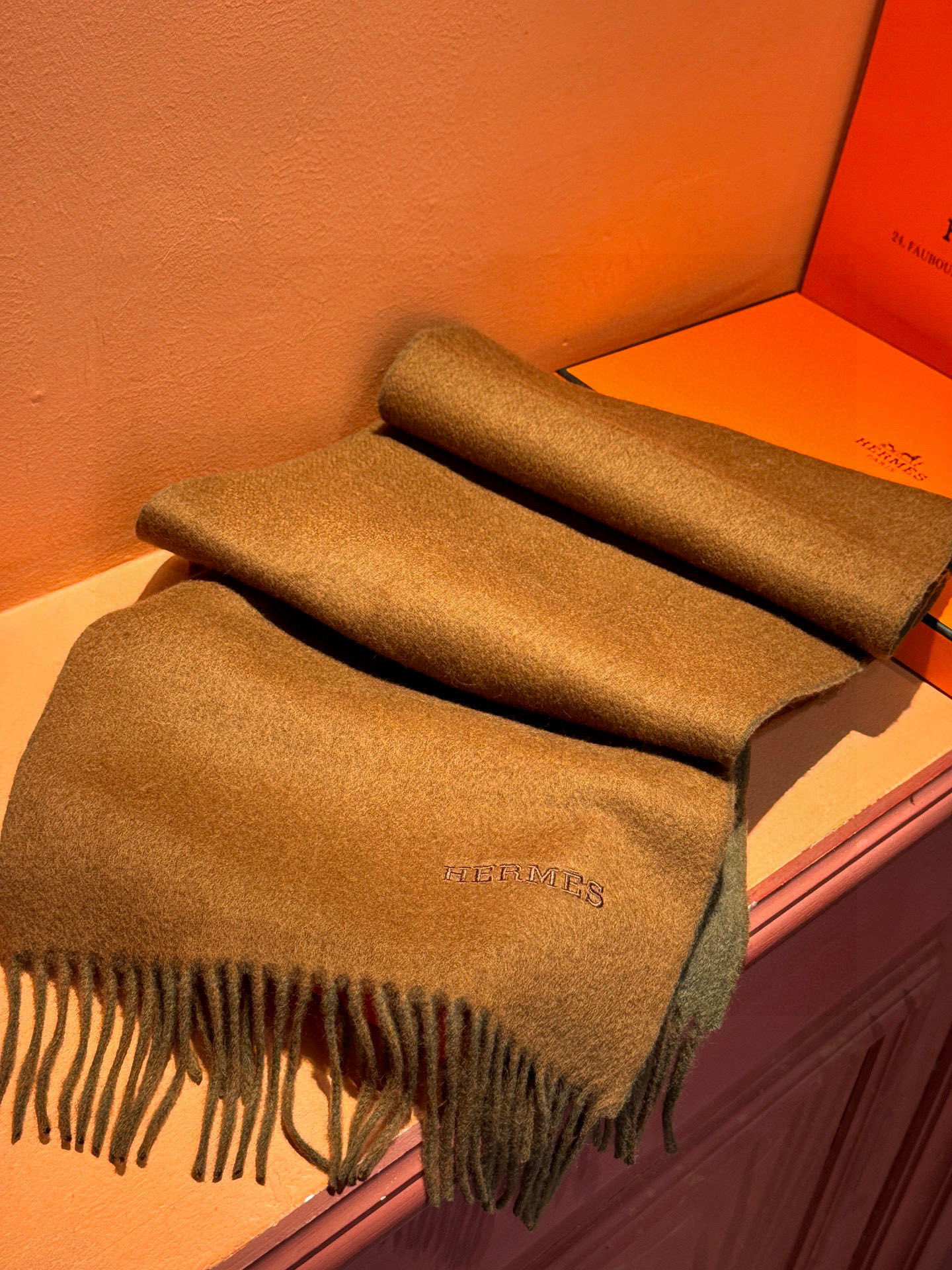 ✨✨太美了😍 爱马仕 情侣款 美到要尖叫😱专柜最新款🎊英伦欧美范儿 又是一款即时尚又实用的大围巾&长巾，