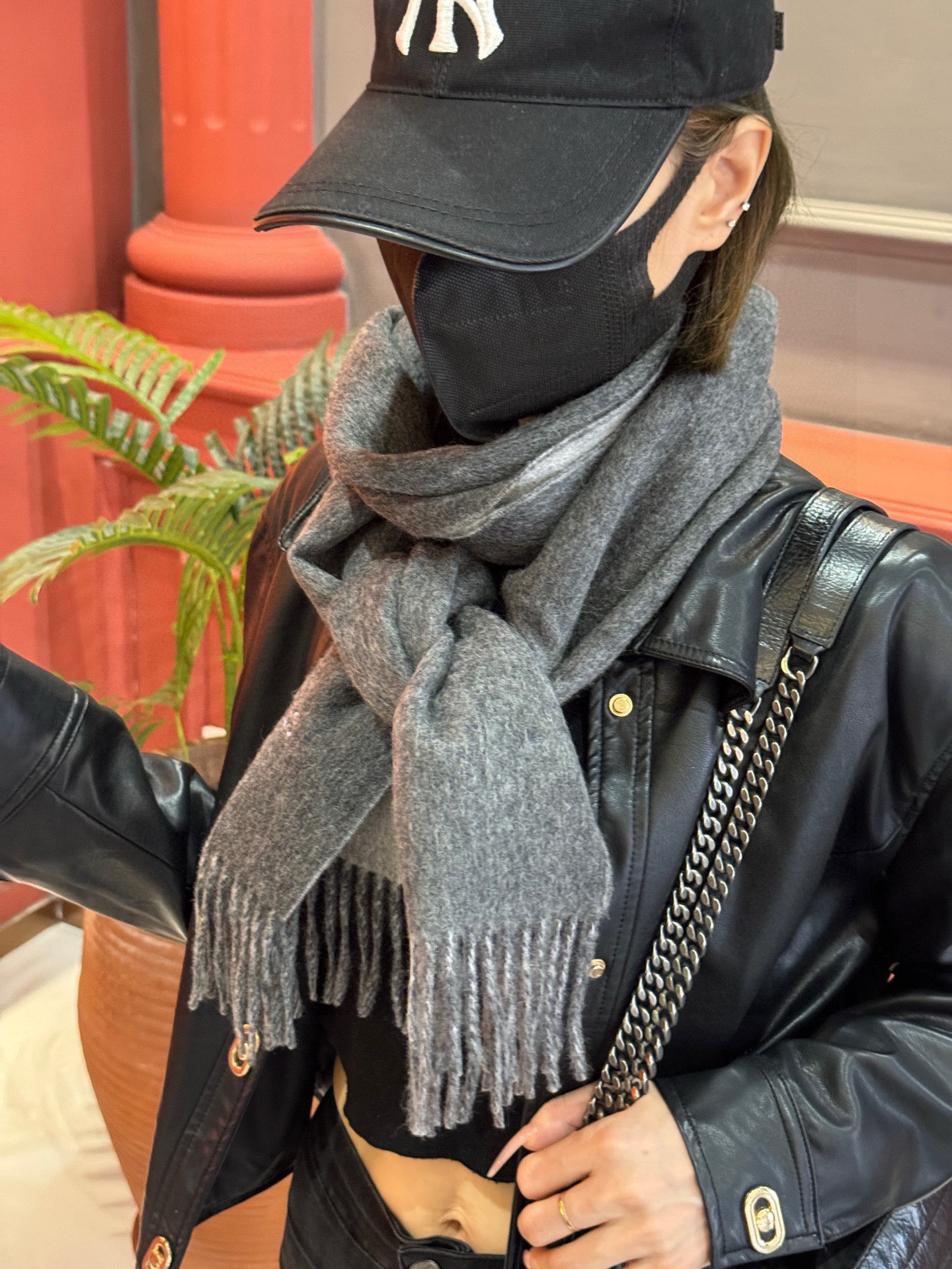 ✨✨太美了😍 爱马仕 情侣款 美到要尖叫😱专柜最新款🎊英伦欧美范儿 又是一款即时尚又实用的大围巾&长巾，