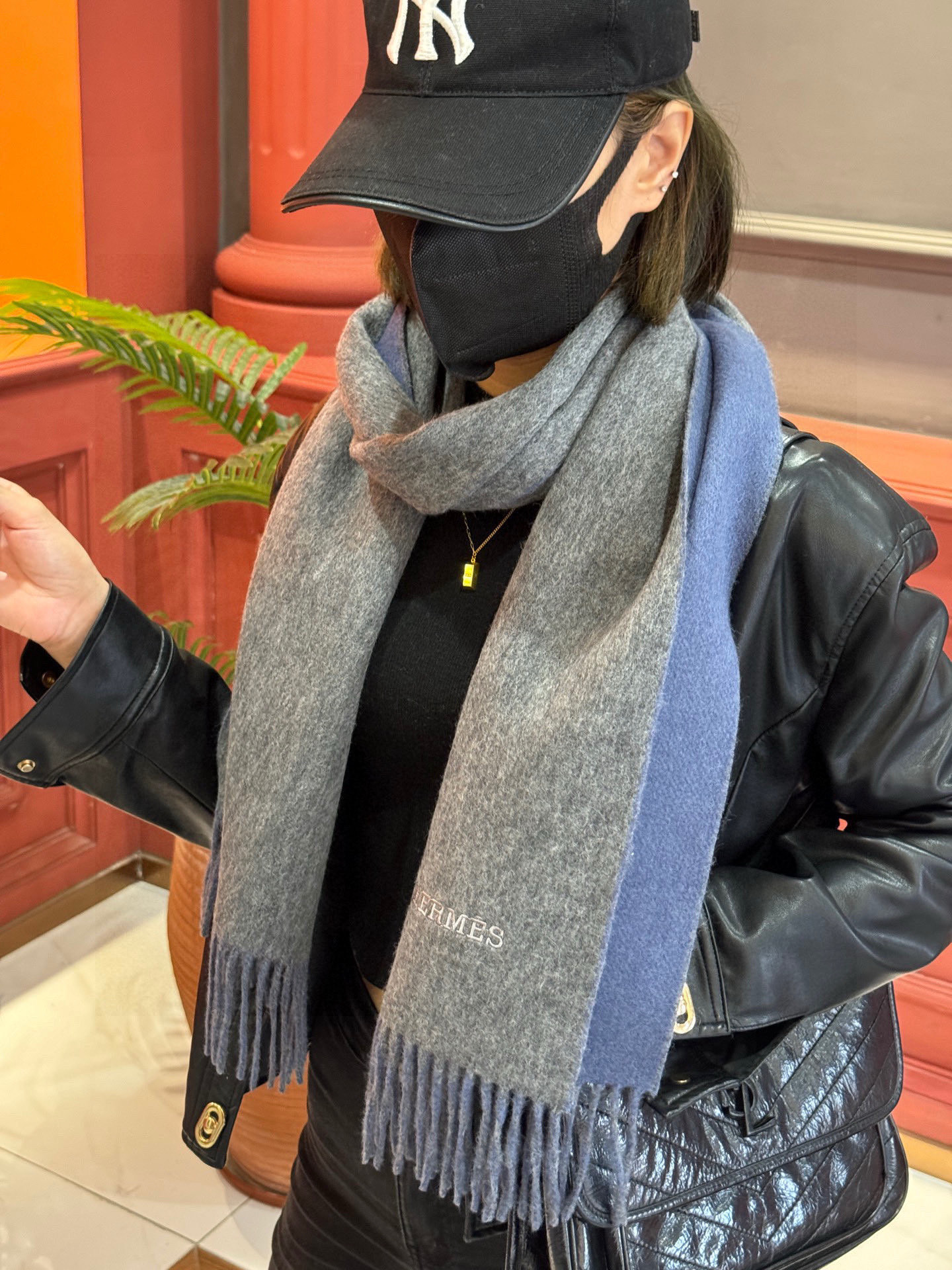 ✨✨太美了😍 爱马仕 情侣款 美到要尖叫😱专柜最新款🎊英伦欧美范儿 又是一款即时尚又实用的大围巾&长巾，