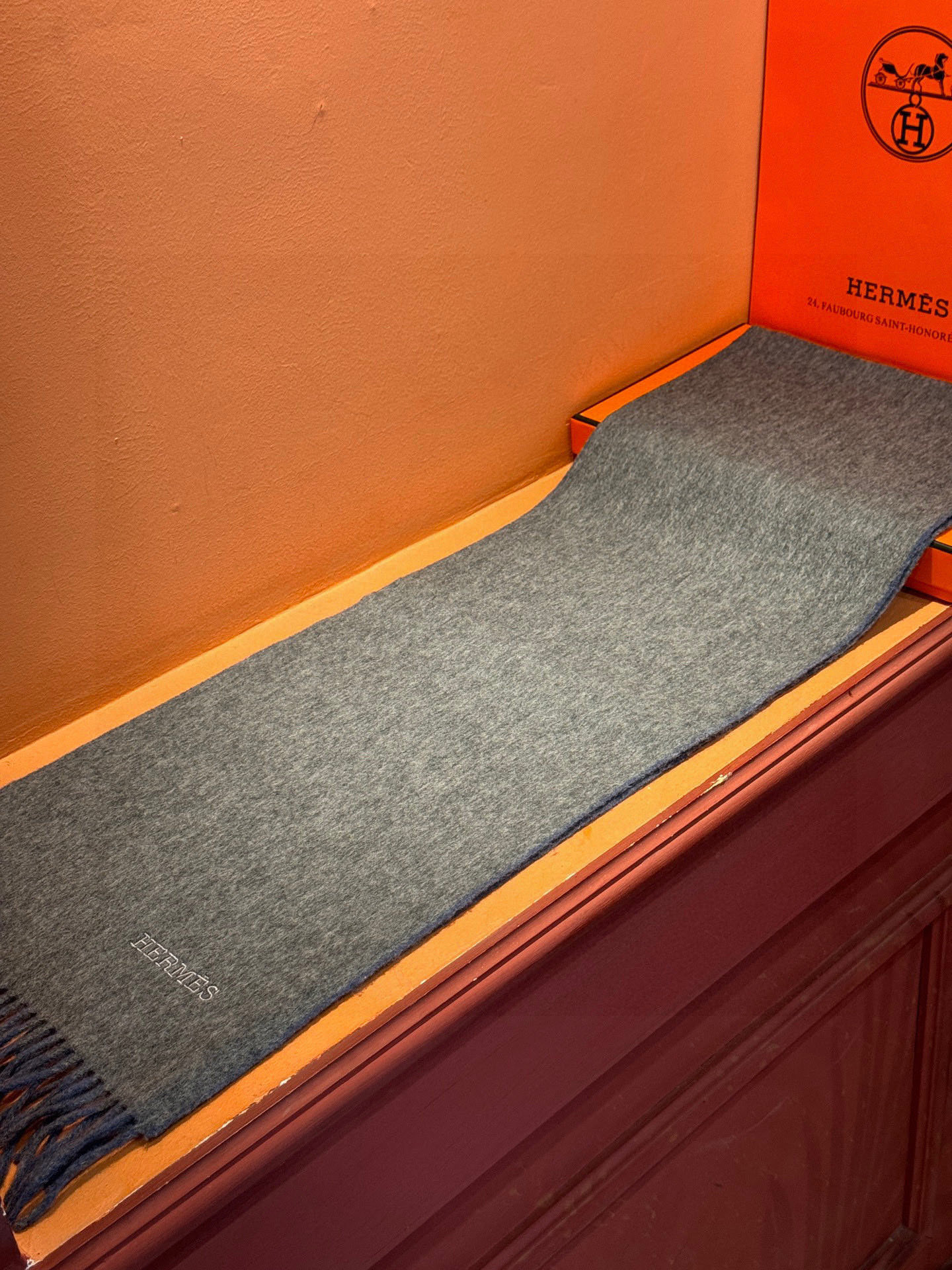 ✨✨太美了😍 爱马仕 情侣款 美到要尖叫😱专柜最新款🎊英伦欧美范儿 又是一款即时尚又实用的大围巾&长巾，